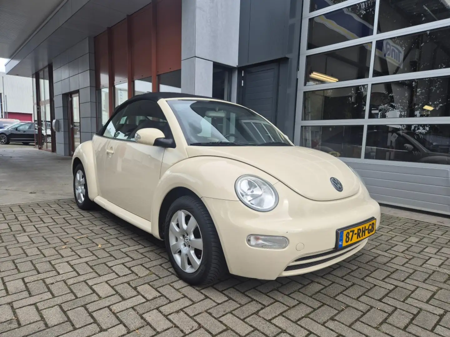 Volkswagen New Beetle 1.6 TURIJN Béžová - 1