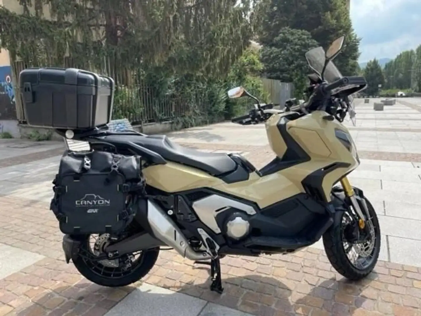 Honda X-ADV 750 DCT Travel Beige - 2