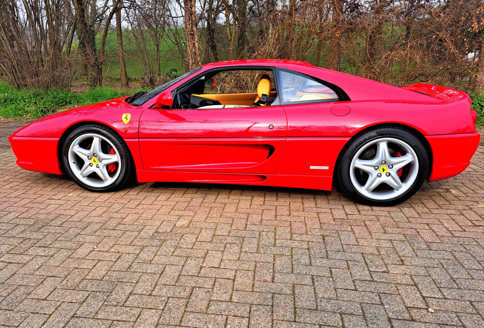 Ferrari F355 355 Berlinetta 3.5 F1 Rosso - 2
