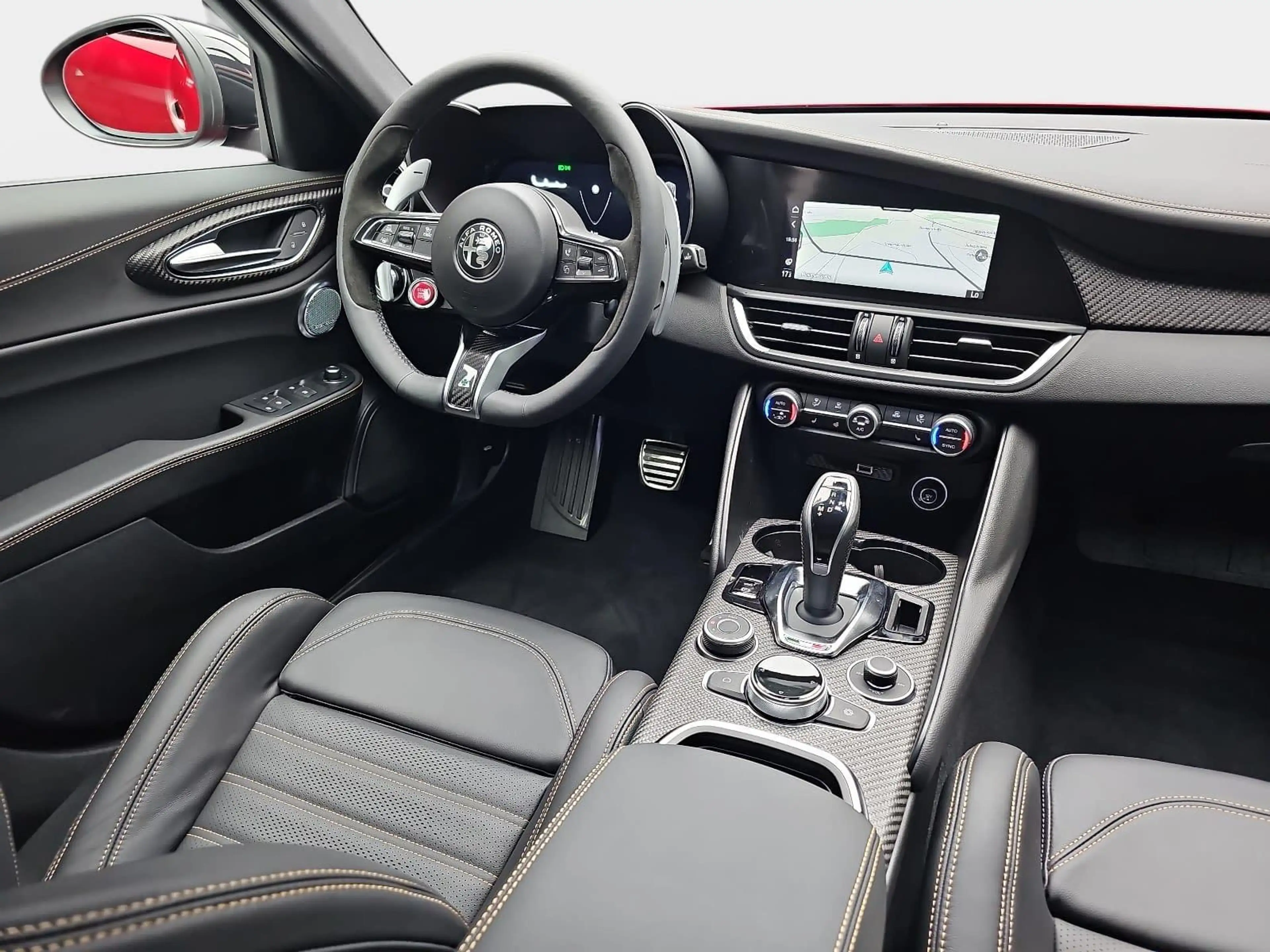 Alfa Romeo Giulia GIULIA 2.9 V6 BI-TURBO QUADRIFOGLIO ORO — photo 9