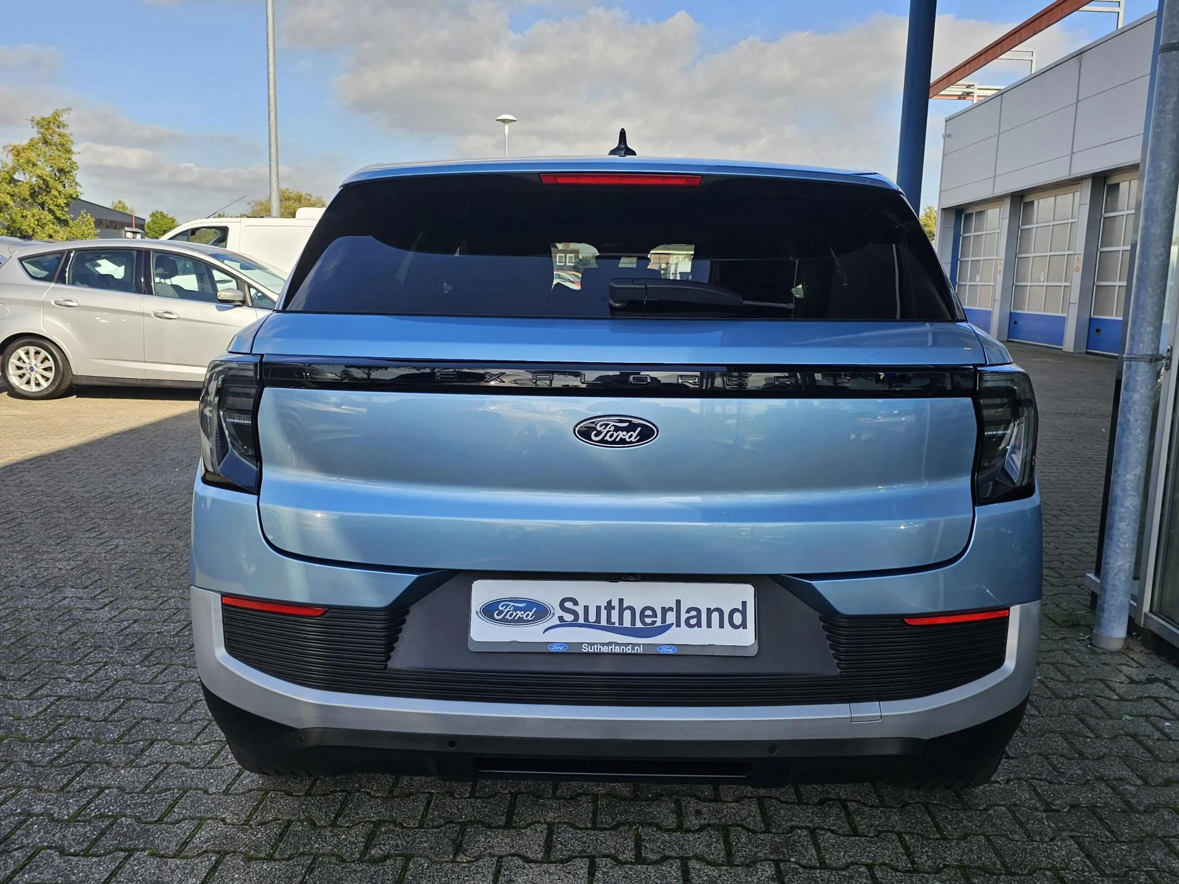 Ford Explorer Premium Extended Range RWD 77 kWh 286pk | Driver A — photo 4