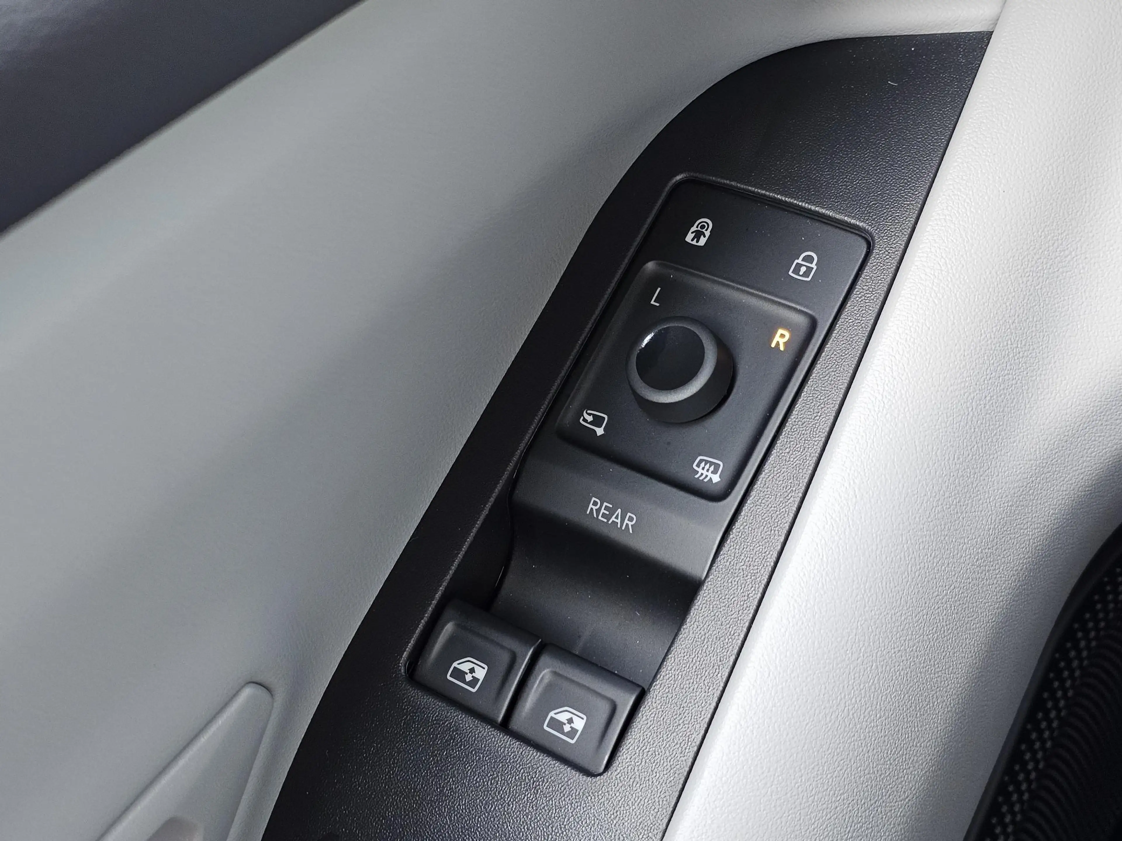 Ford Explorer Premium Extended Range RWD 77 kWh 286pk | Driver A — photo 13