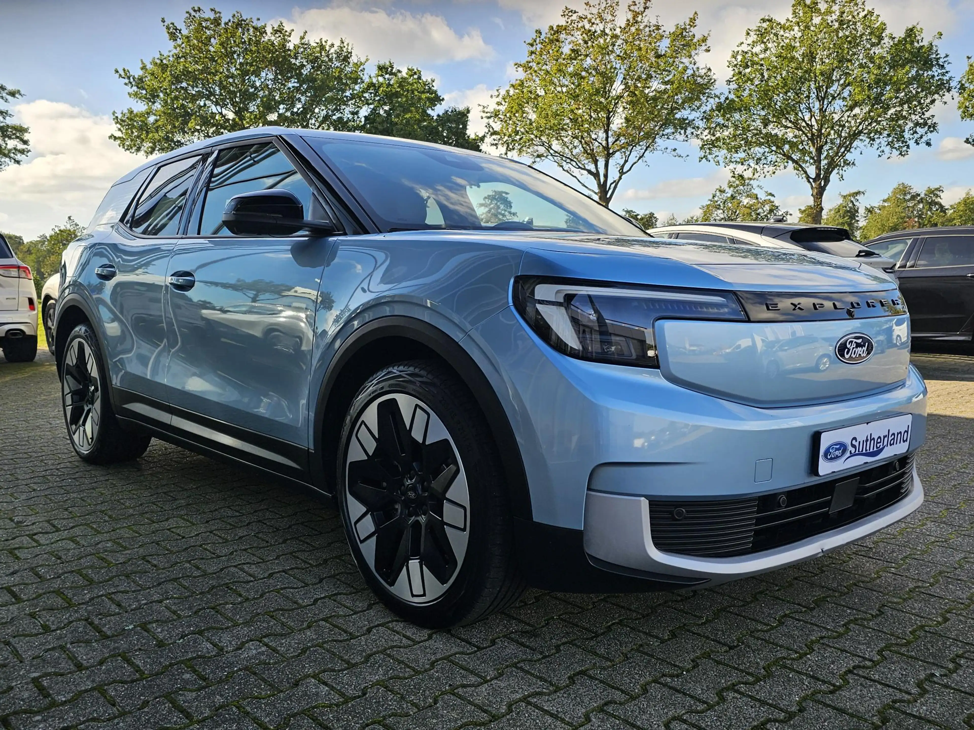 Ford Explorer Premium Extended Range RWD 77 kWh 286pk | Driver A — photo 6