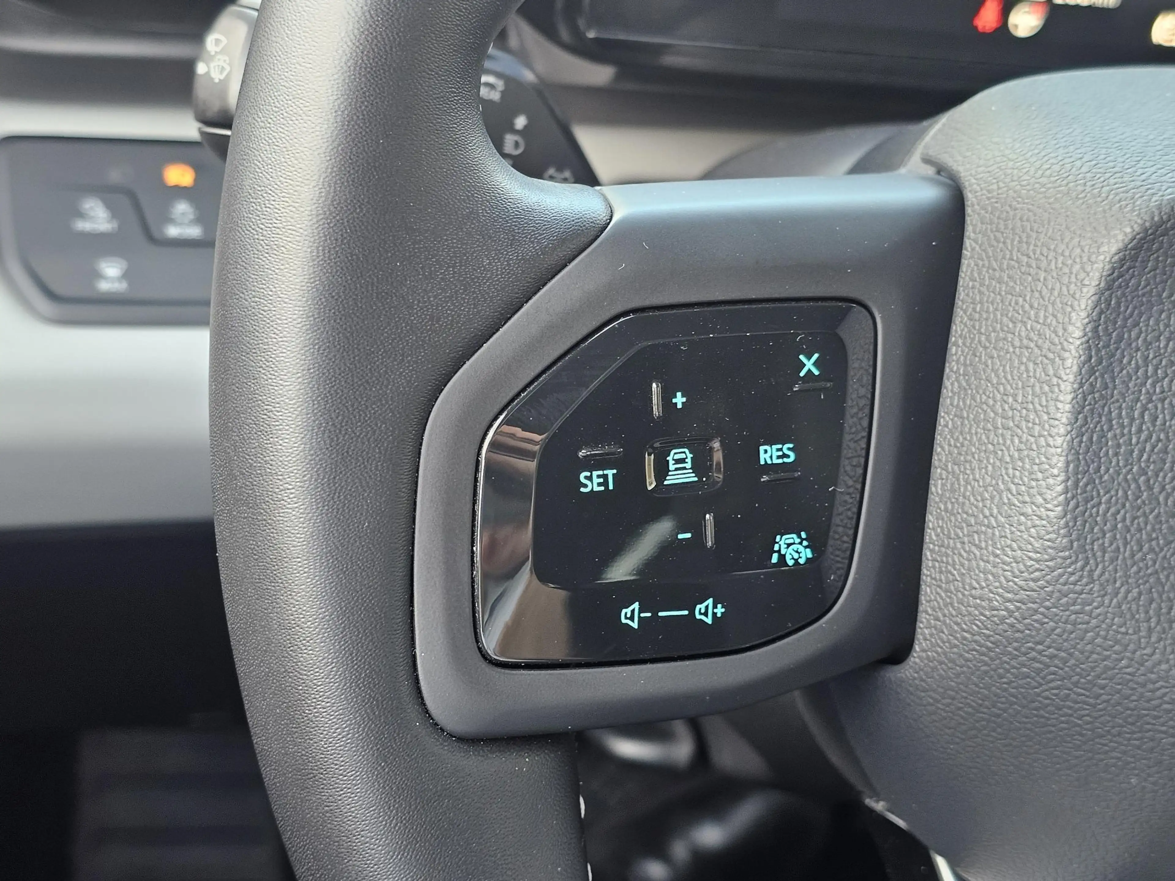 Ford Explorer Premium Extended Range RWD 77 kWh 286pk | Driver A — photo 14