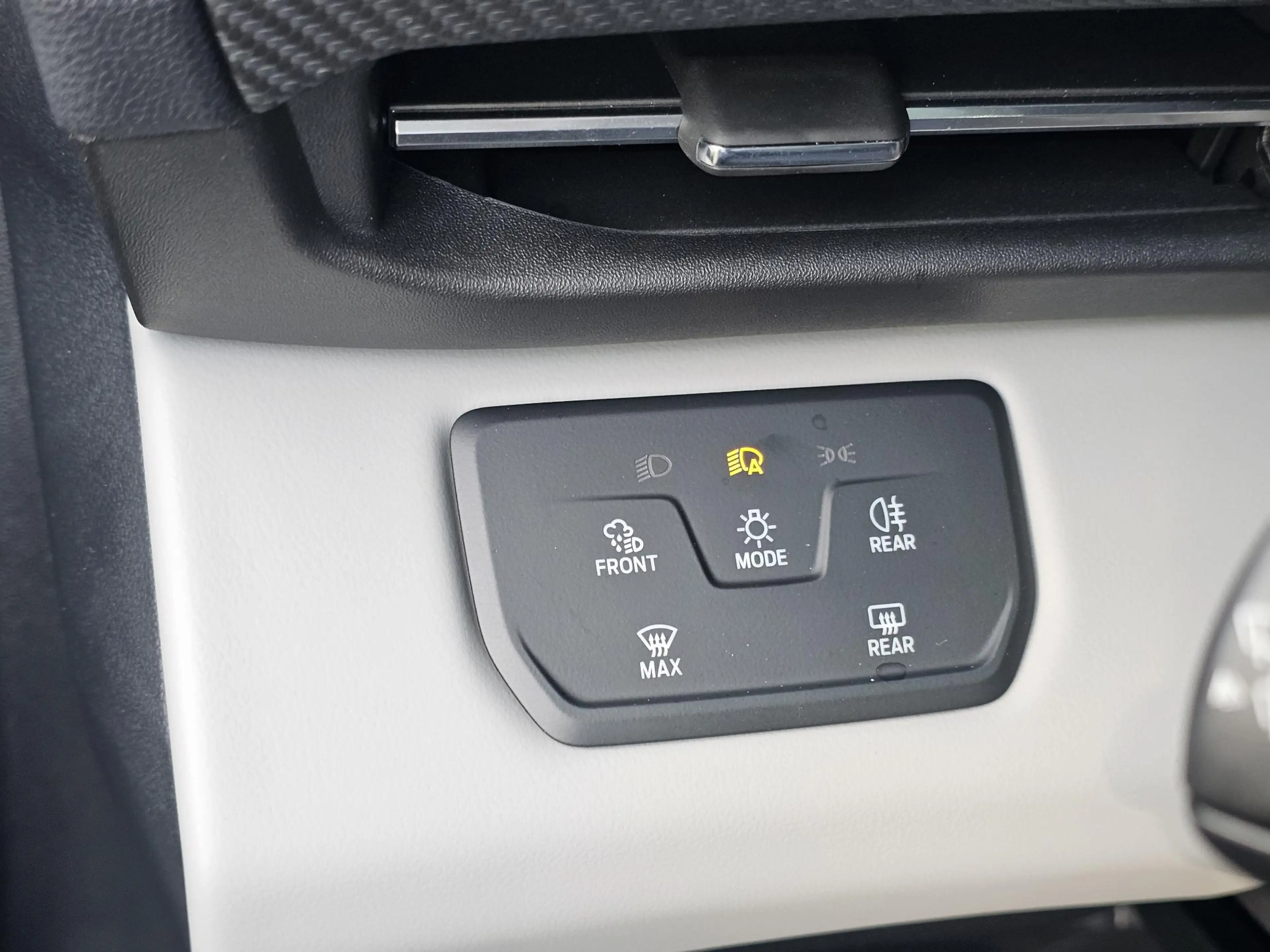 Ford Explorer Premium Extended Range RWD 77 kWh 286pk | Driver A — photo 12