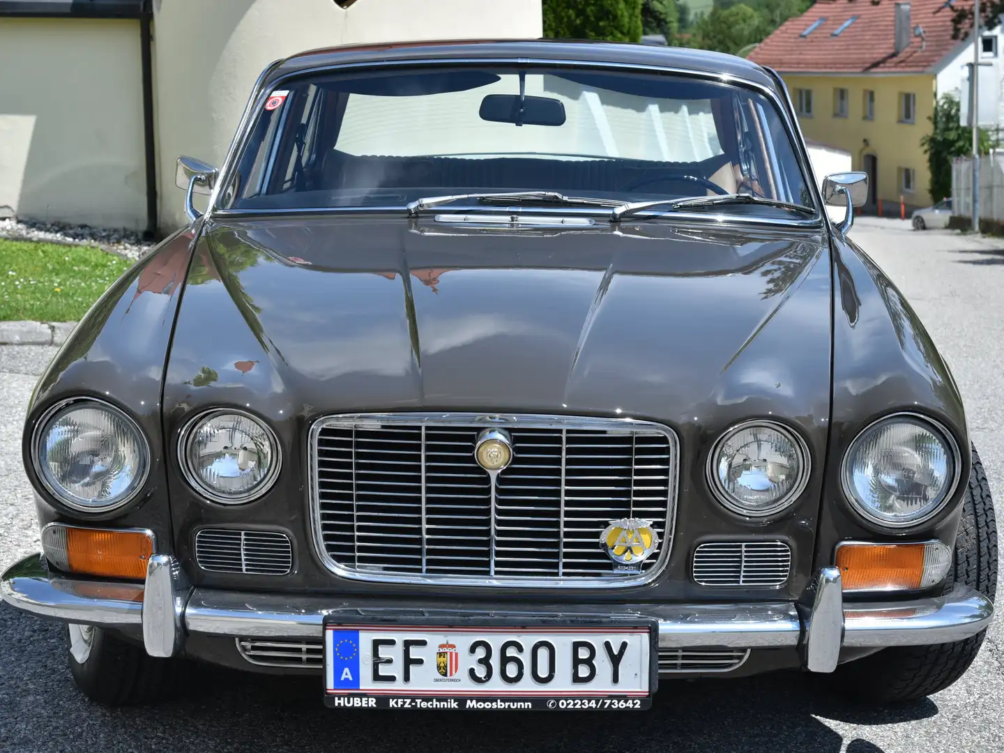 Jaguar XJ6 Serie 1 bež - 1