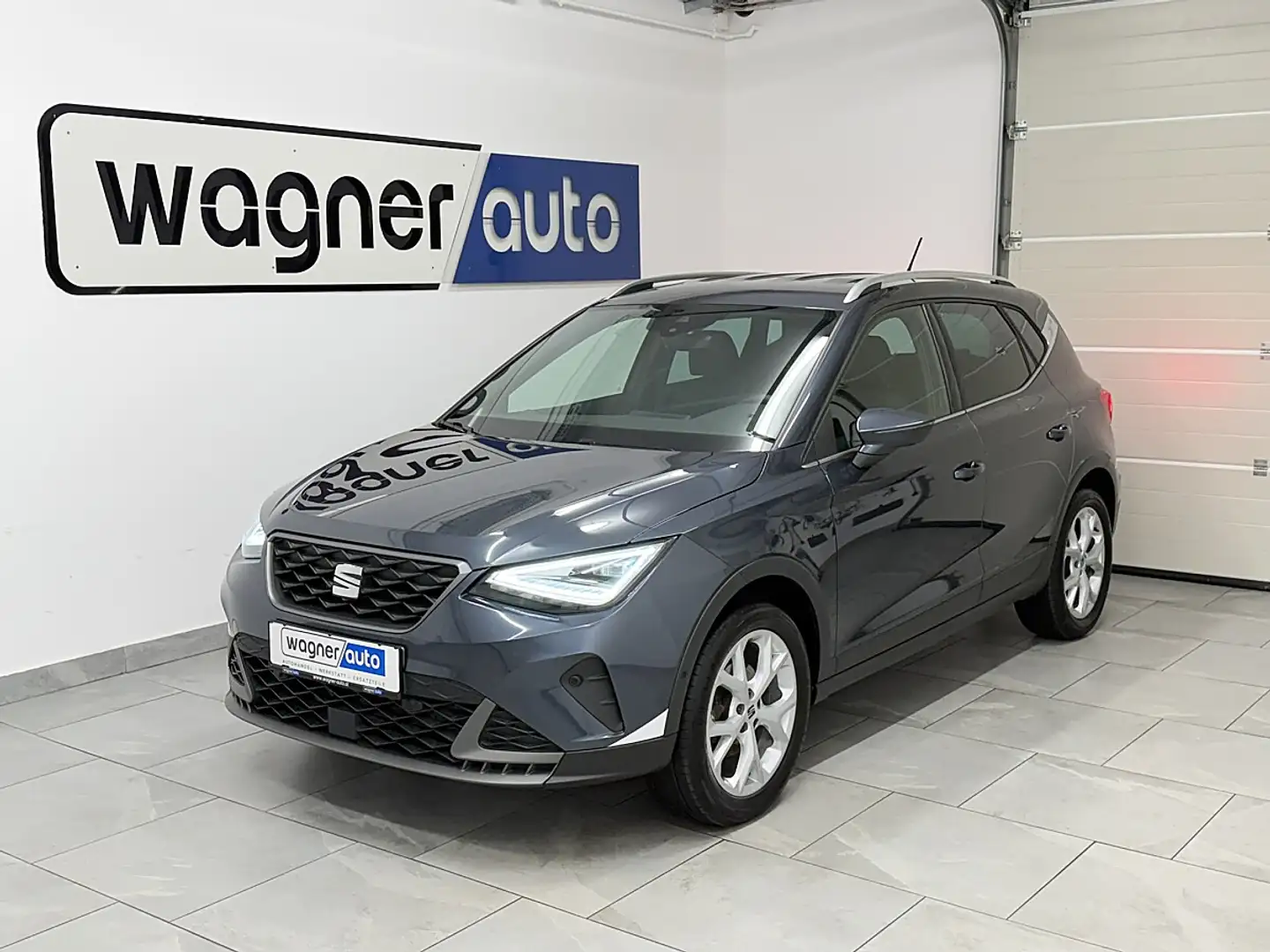 SEAT Arona 1,0 Eco TSI FR.LED/ACC/FULL LINK/AHK/RFK Grau - 2