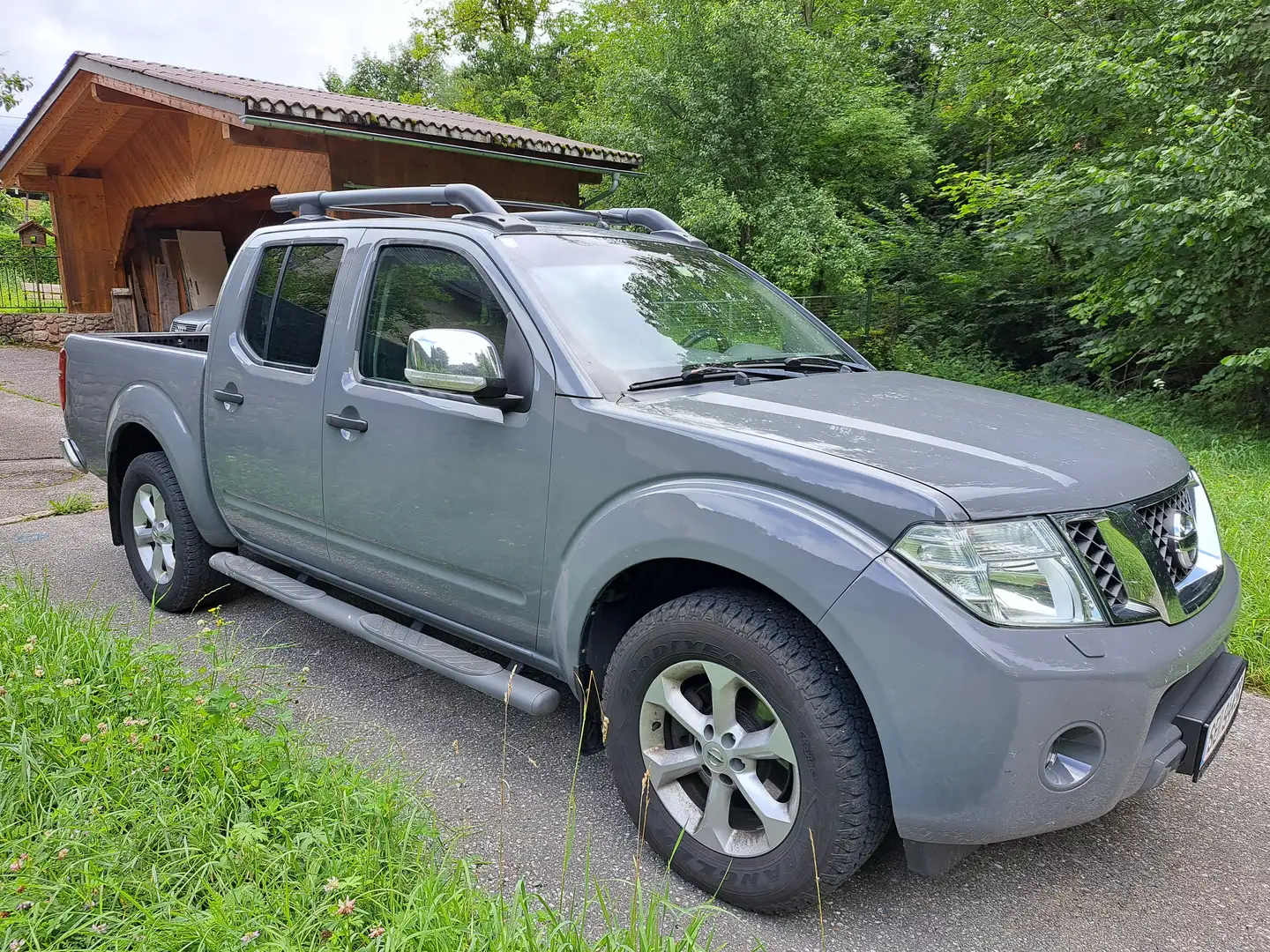 Nissan Navara Gris - 1