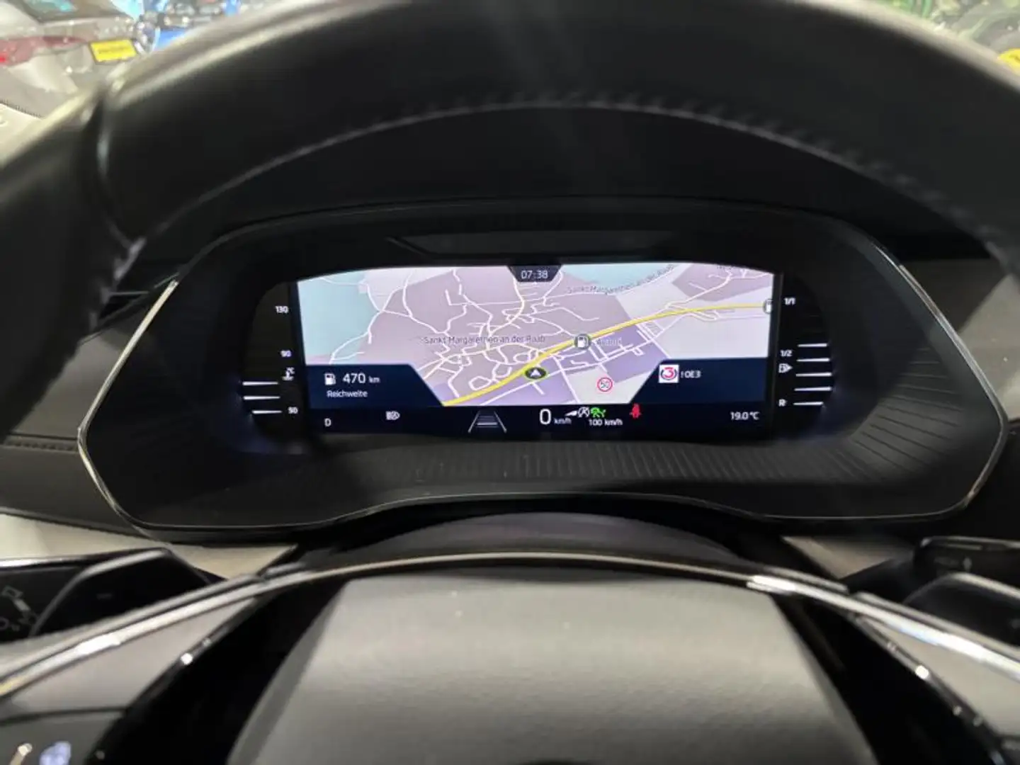 Skoda Octavia 2,0DSG BLACK EDITION MATRIX BEAM VIRTUAL COCKPIT ANHÄNGEKUPPLUNG Grau - 2