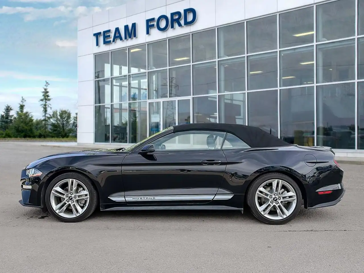 Ford Mustang снимка Ford Mustang