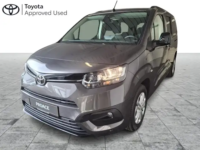 Toyota Verso MPV