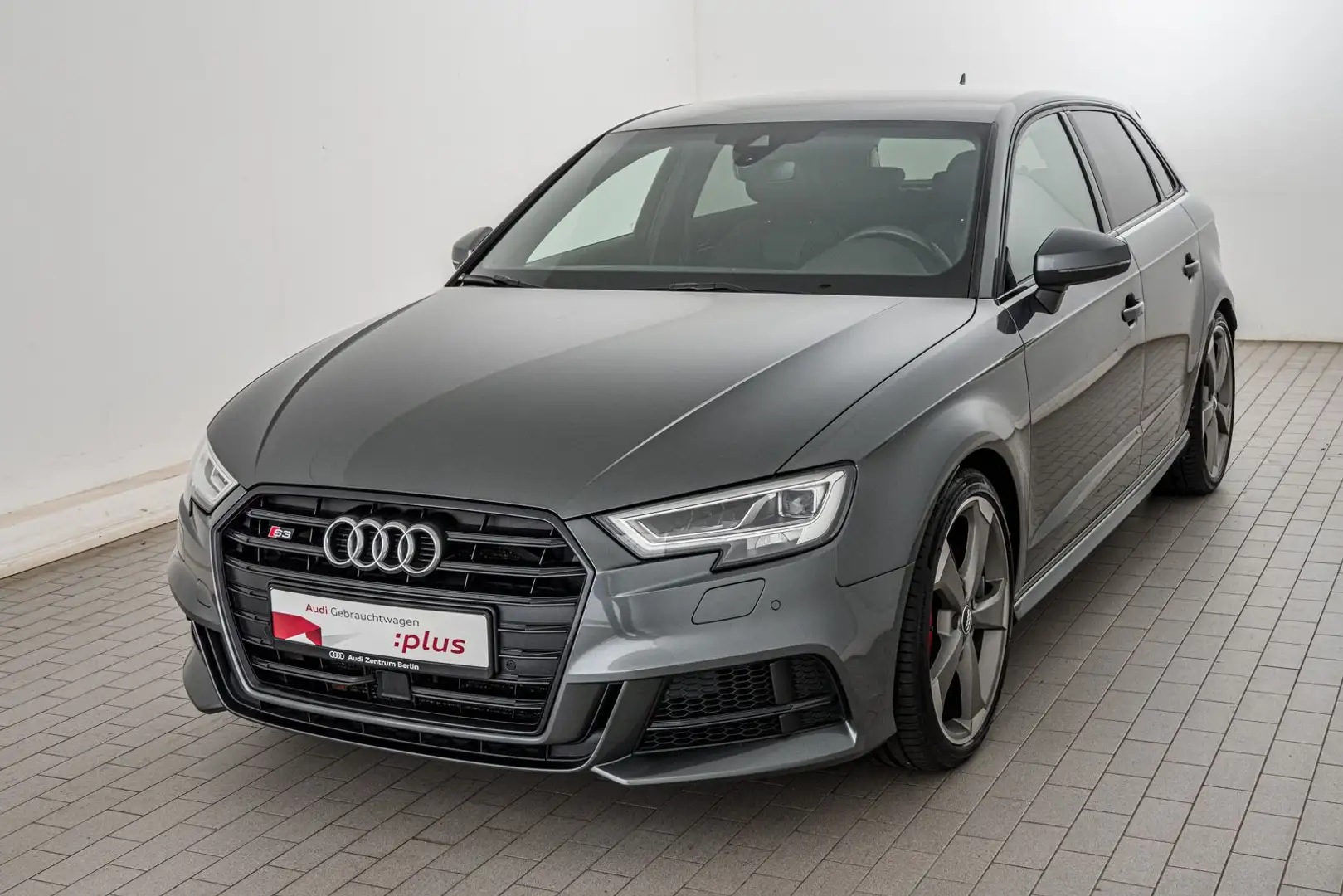 Audi S3 2.0 TFSI qu. S tr. VIRTUAL SITZHZG Grau - 2