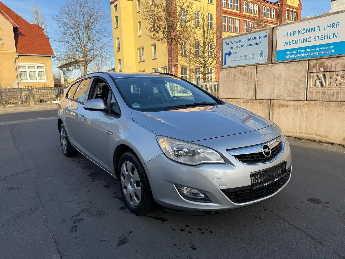 Opel Astra 1.4 Turbo Sports Tourer 150 Jahre Silber - 2