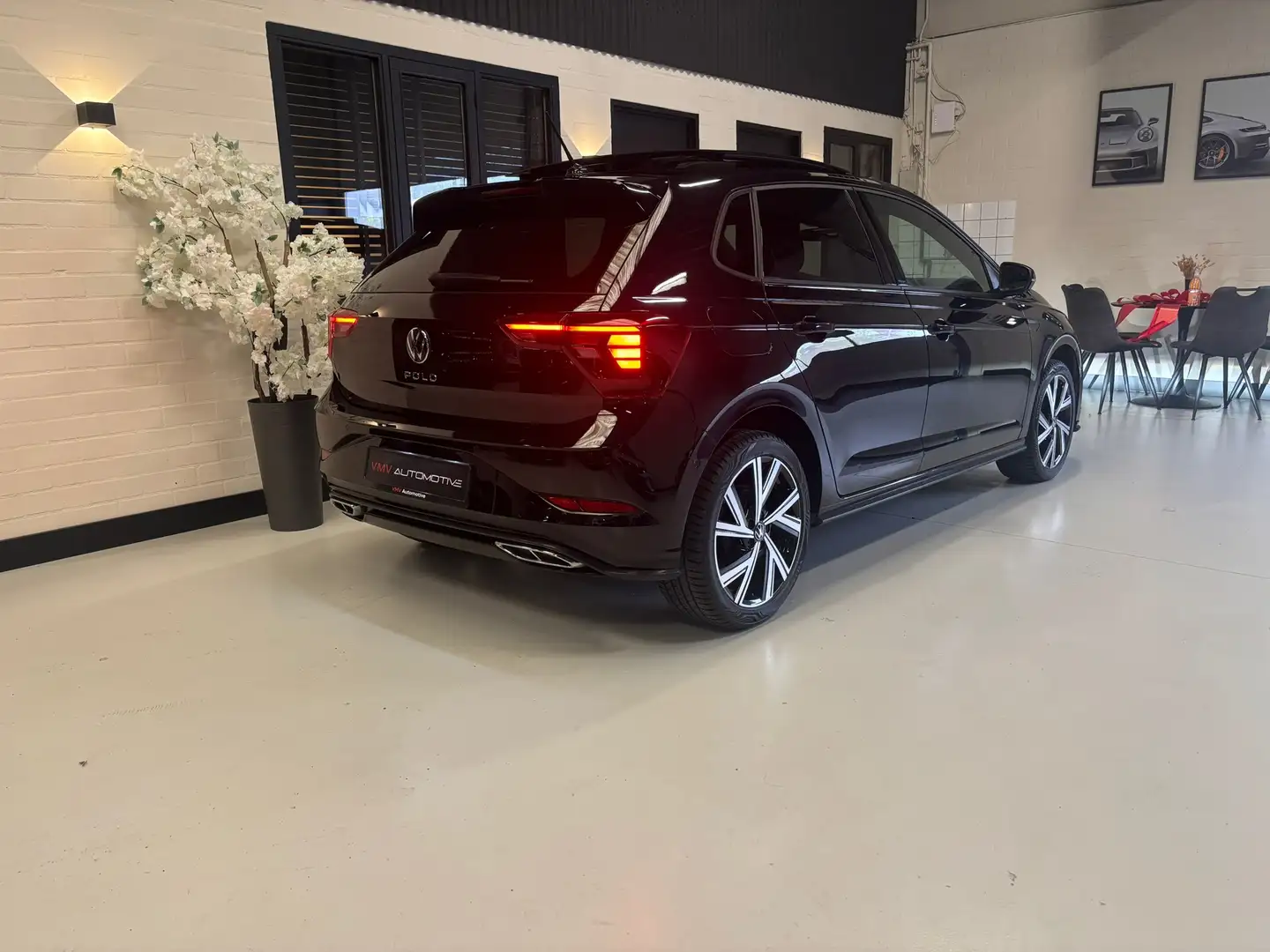 Volkswagen Polo 1.0 TSI R-Line |Pano|Keyless|Carplay|TravelAssist| Zwart - 2