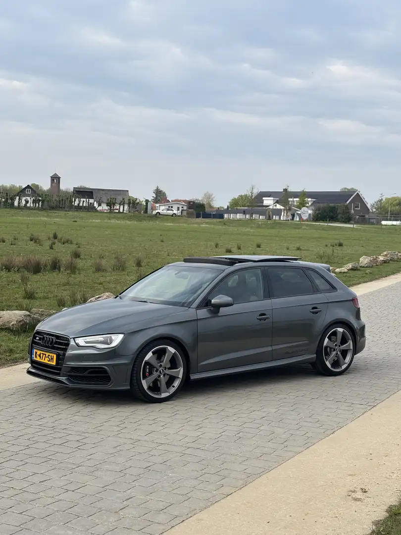 Audi S3 2.0 TFSI quattro/panno/alcantara/milltek. Šedá - 2