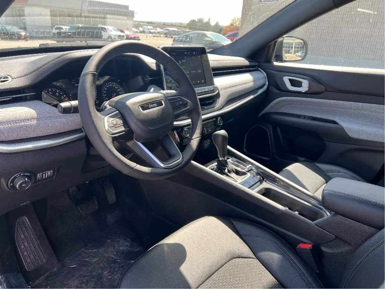 Jeep Compass photo Jeep Compass