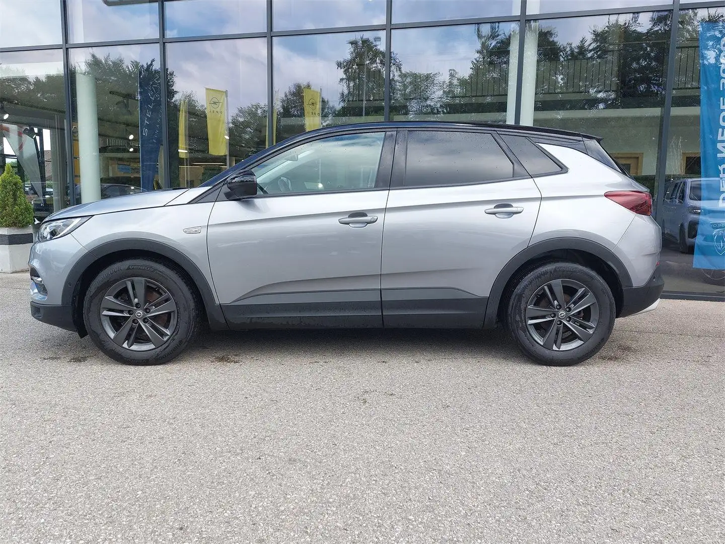 Opel Grandland X Grandland Design Line 1,2 130PS 6G Grau - 2