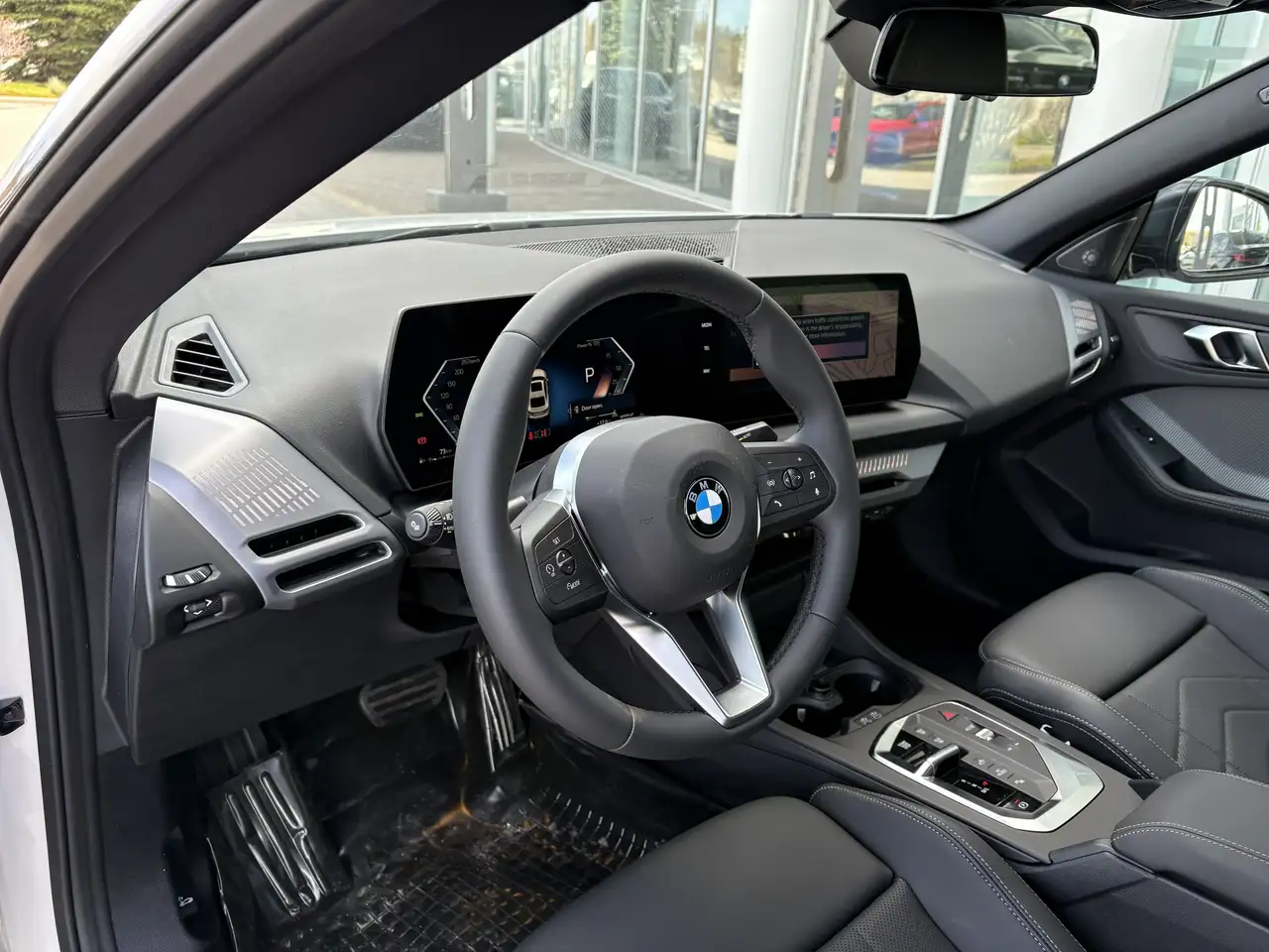 BMW 2 Series снимка BMW 2 Series