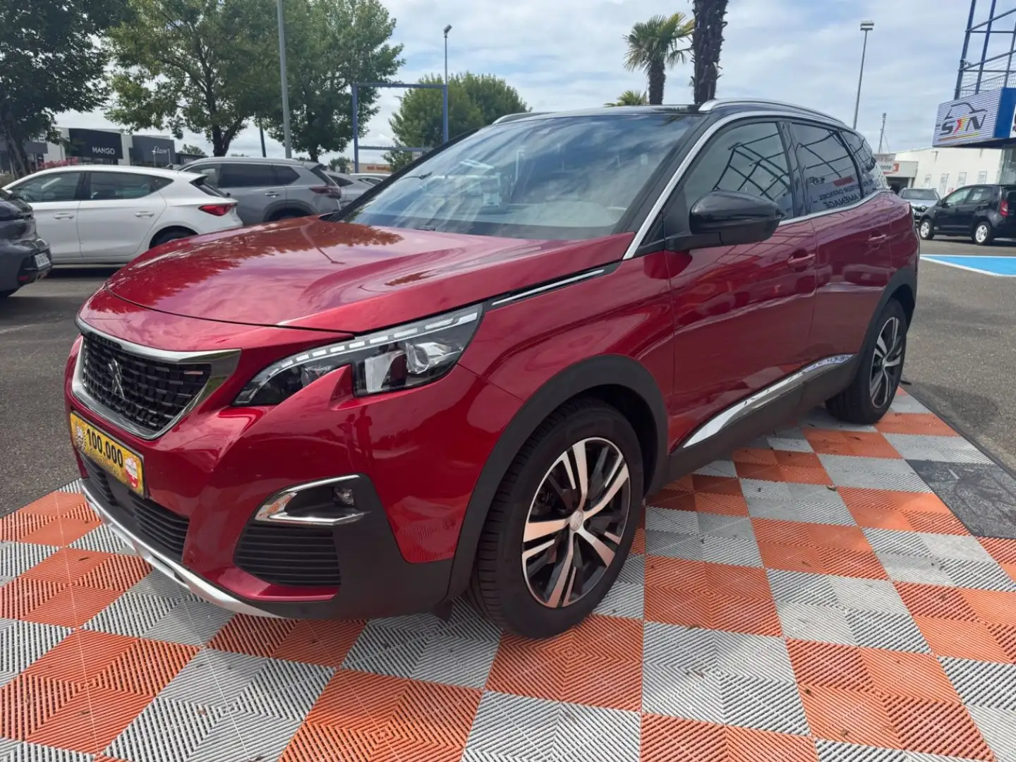 Peugeot 3008 BlueHDi 130 EAT8 GT Line Toit Hayon Rouge - 2