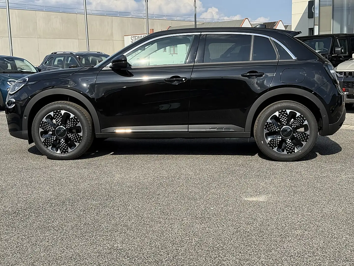 Fiat 600 Hybrid mHEV 145 6-Gang eDCT La Prima Schwarz - 2