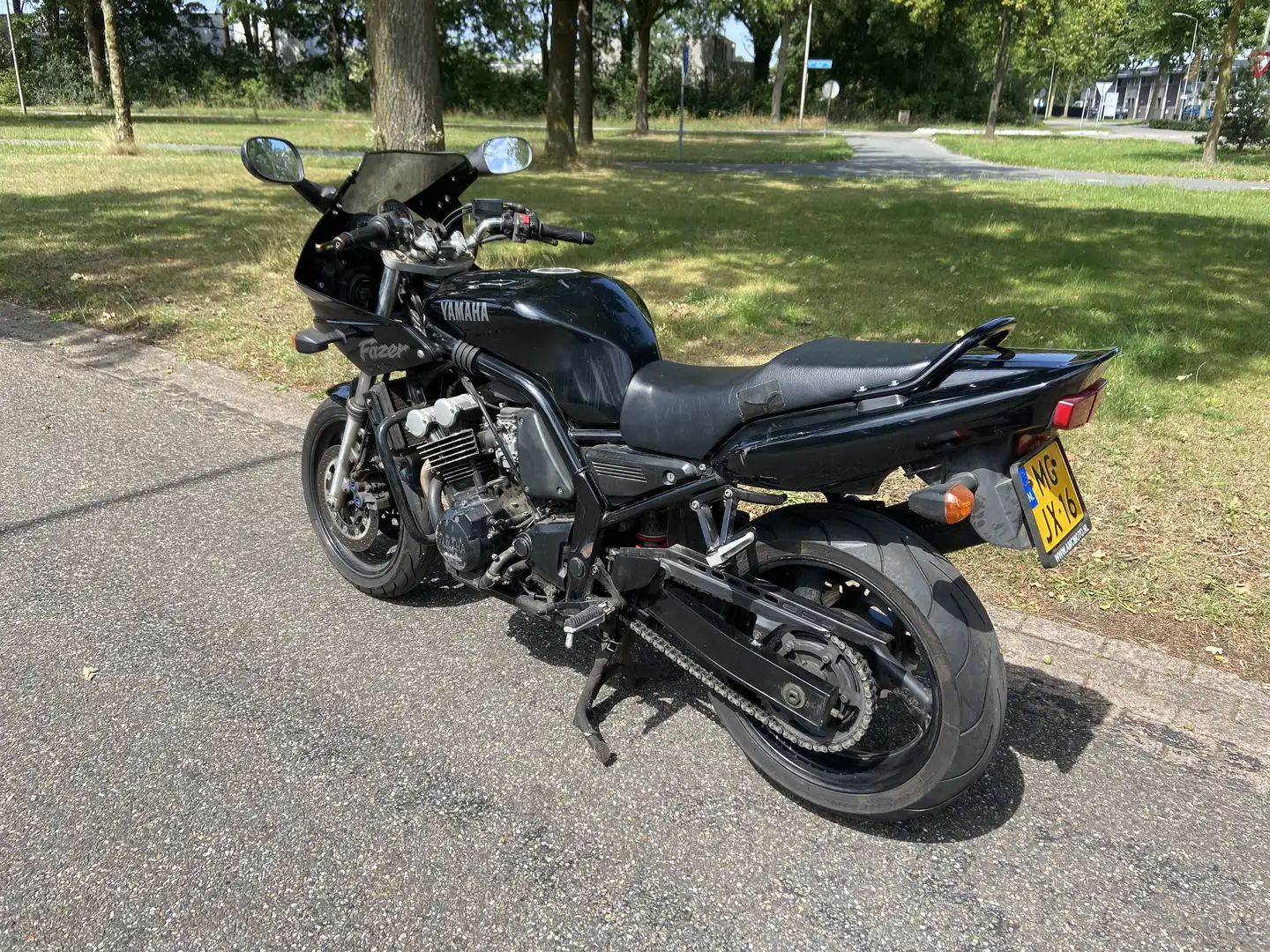 Yamaha FZS 600 Fazer A2 kenteken Zwart - 2