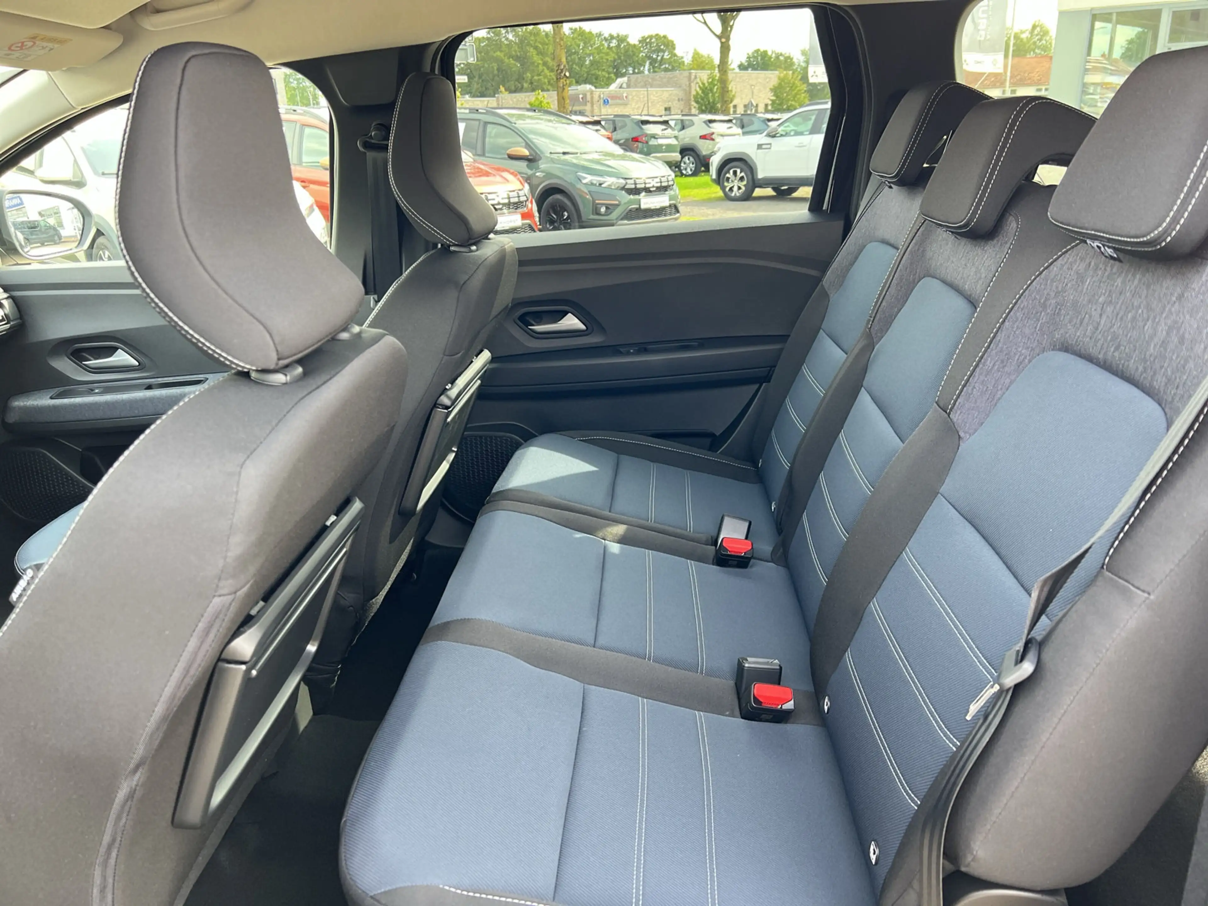Dacia Jogger Full Hybrid 155 Journey 5-S RFK+SHZ+NAVI — photo 10