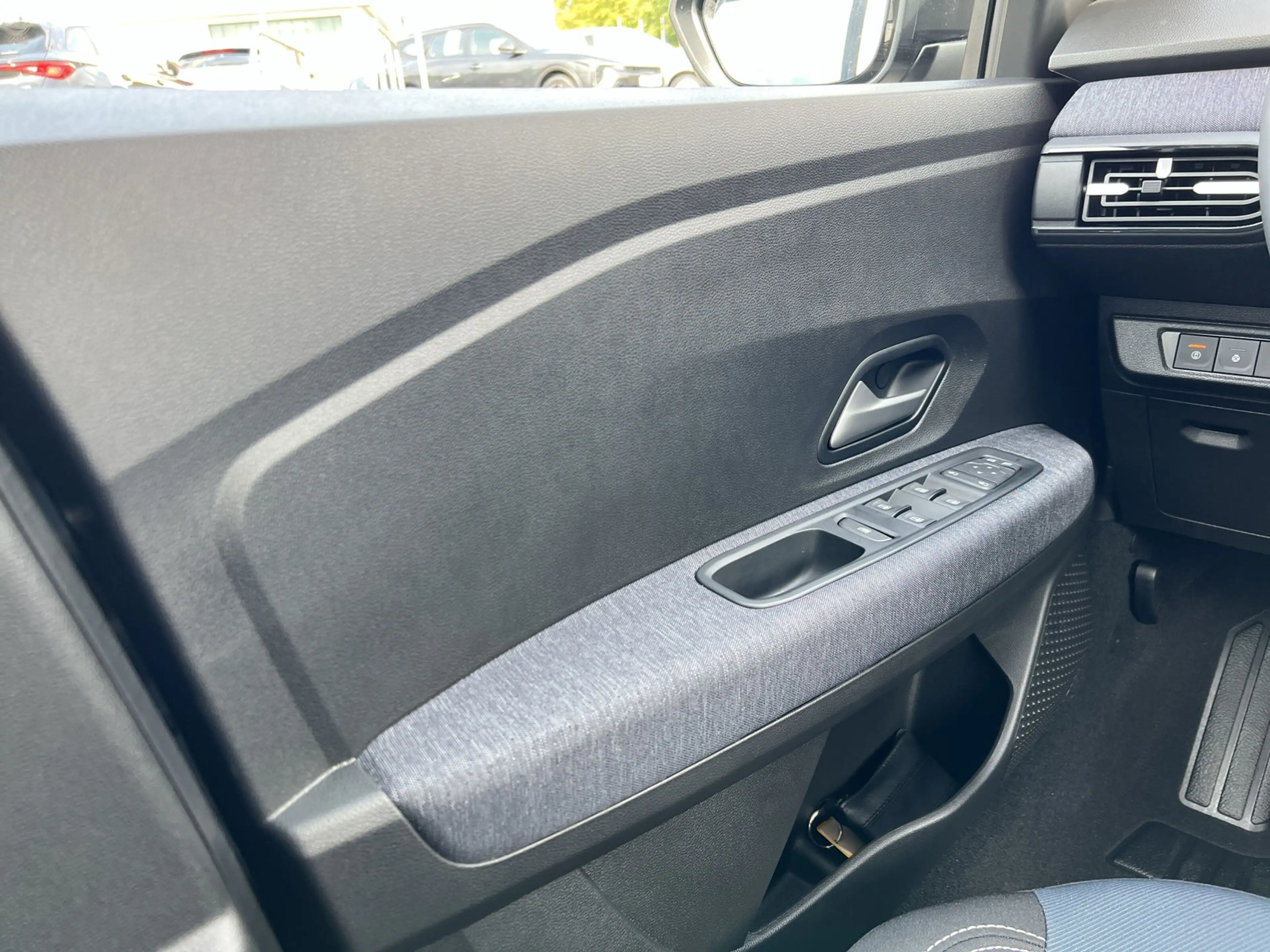 Dacia Jogger Full Hybrid 155 Journey 5-S RFK+SHZ+NAVI — photo 13