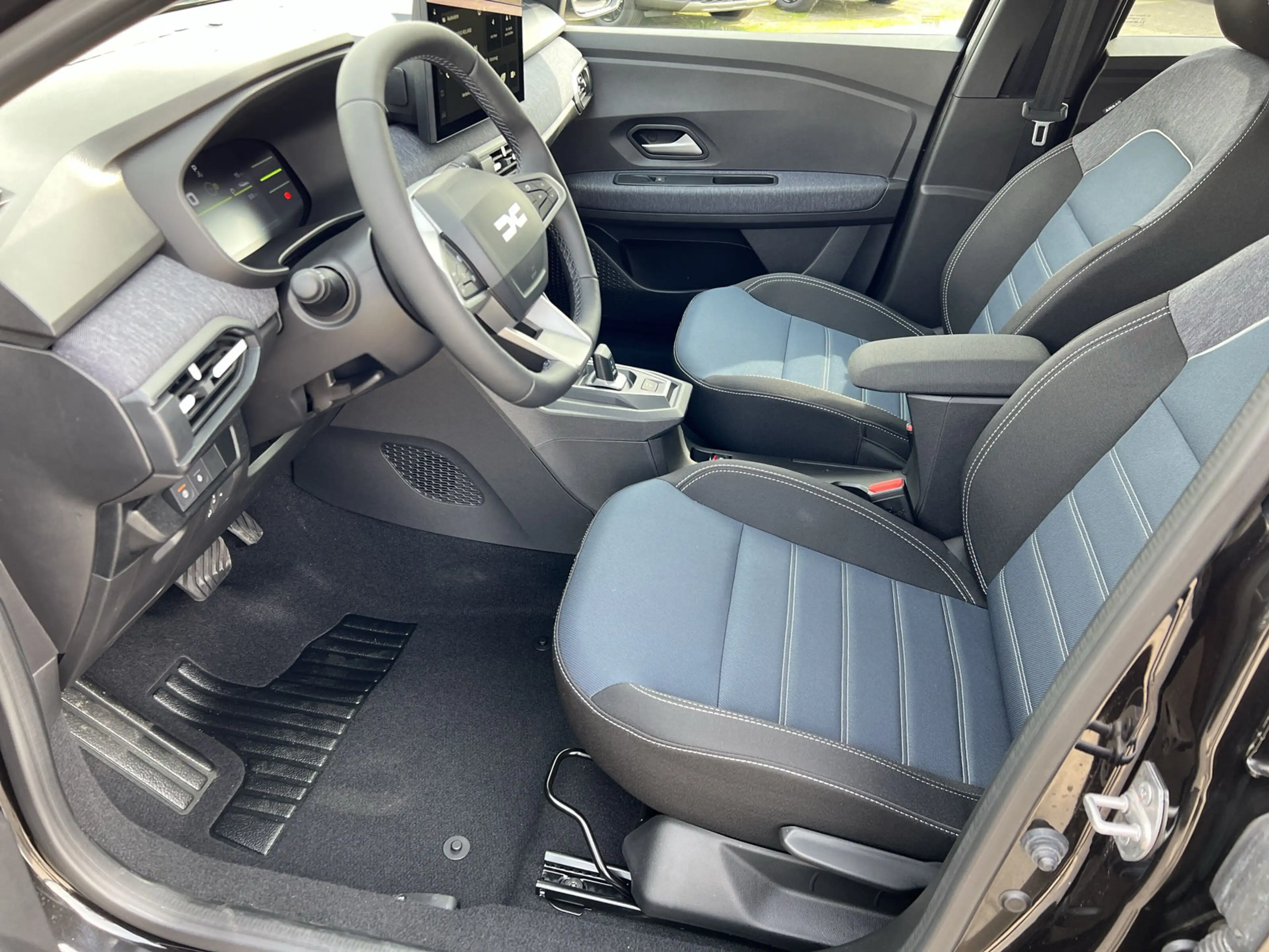 Dacia Jogger Full Hybrid 155 Journey 5-S RFK+SHZ+NAVI — photo 5