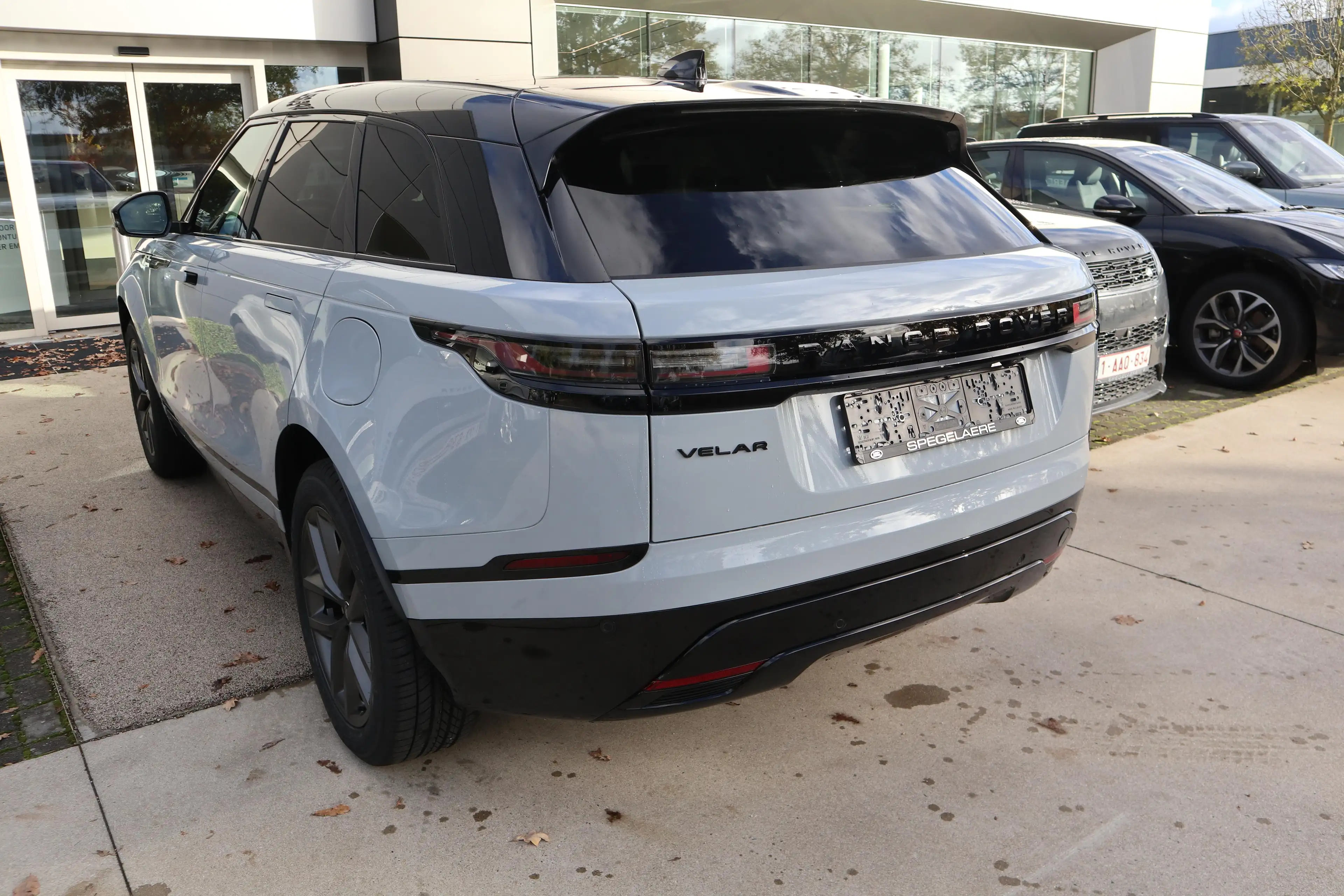 Land Rover Range Rover Velar P400e Dynamic SE — photo 10