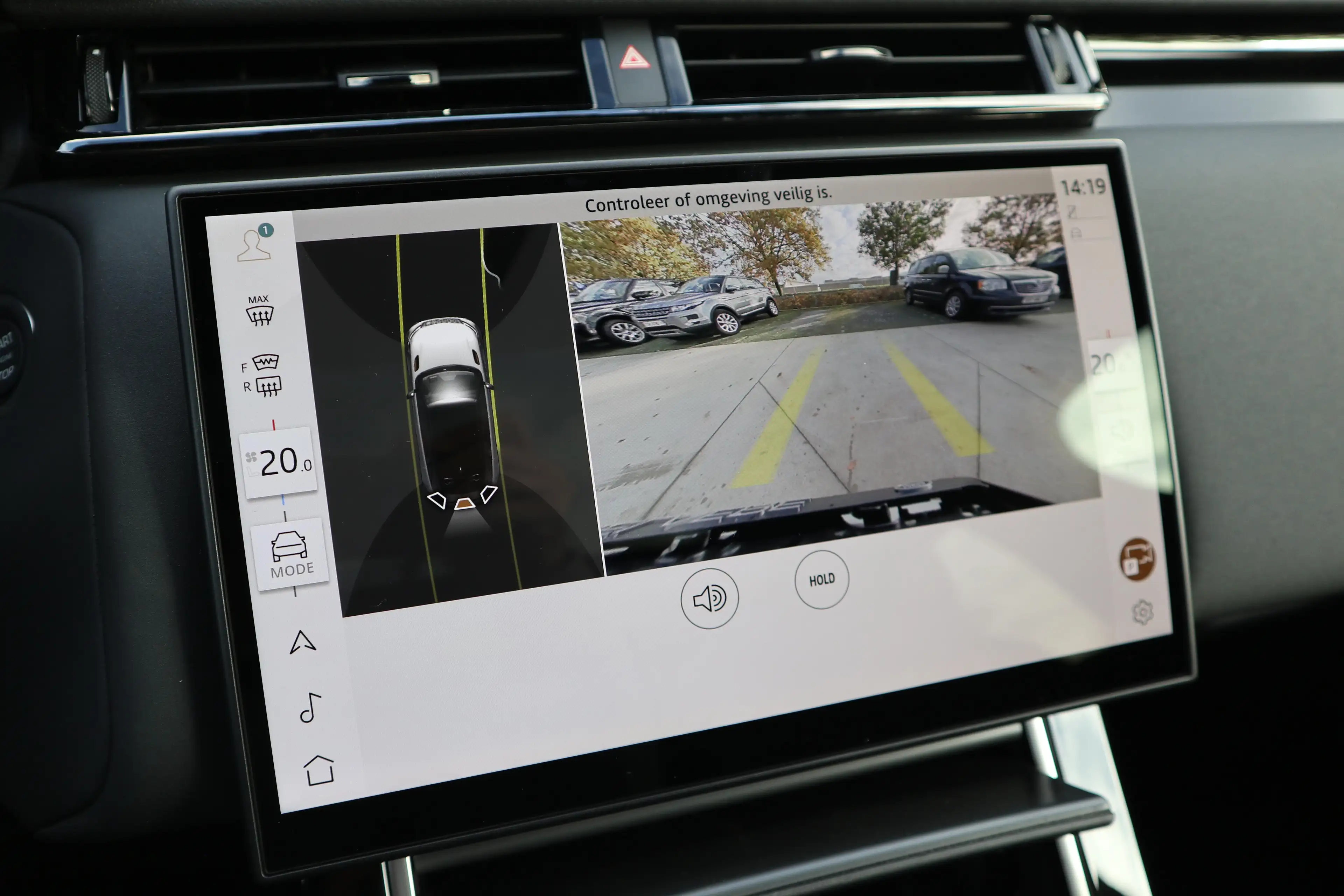 Land Rover Range Rover Velar P400e Dynamic SE — photo 12