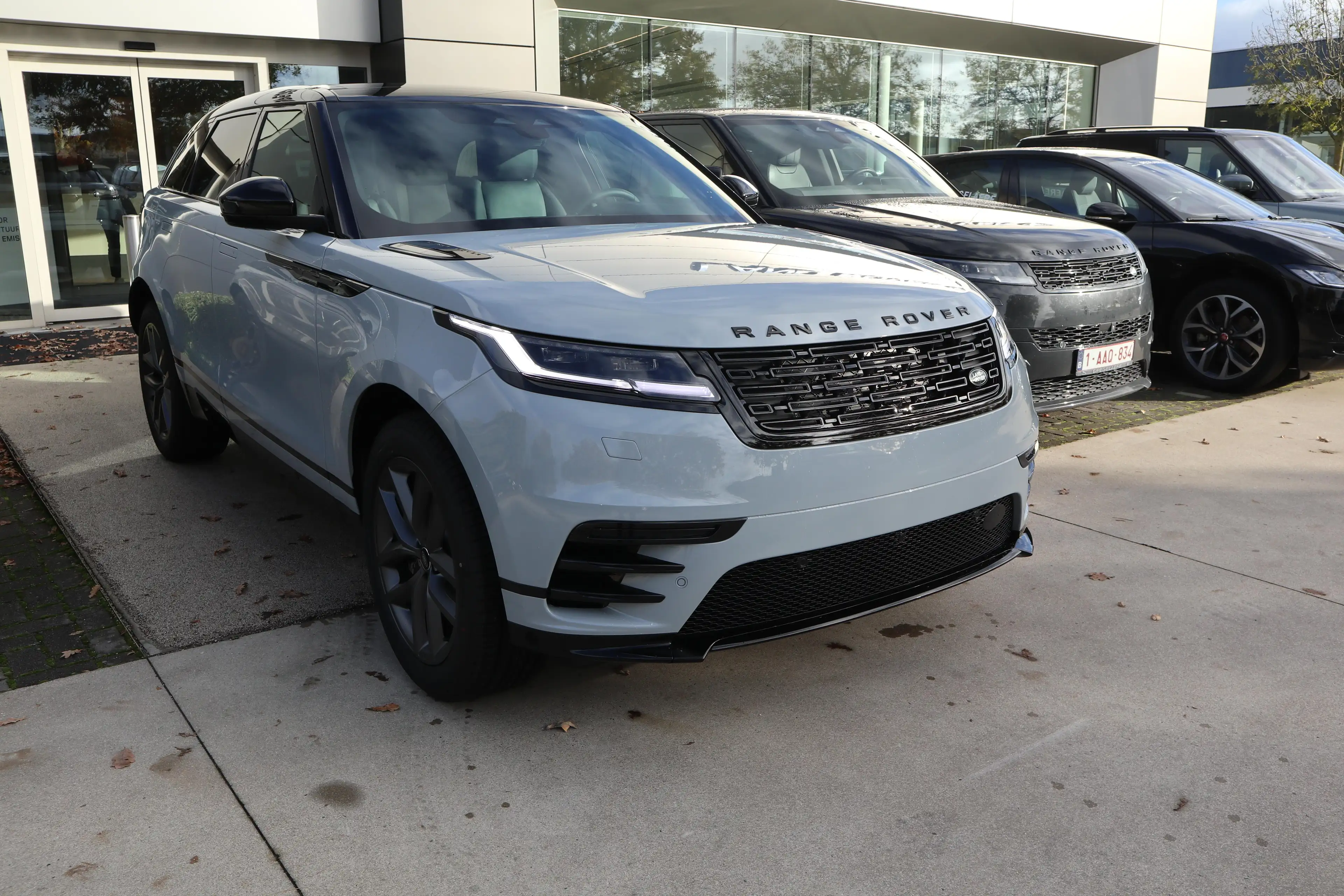 Land Rover Range Rover Velar P400e Dynamic SE — photo 11
