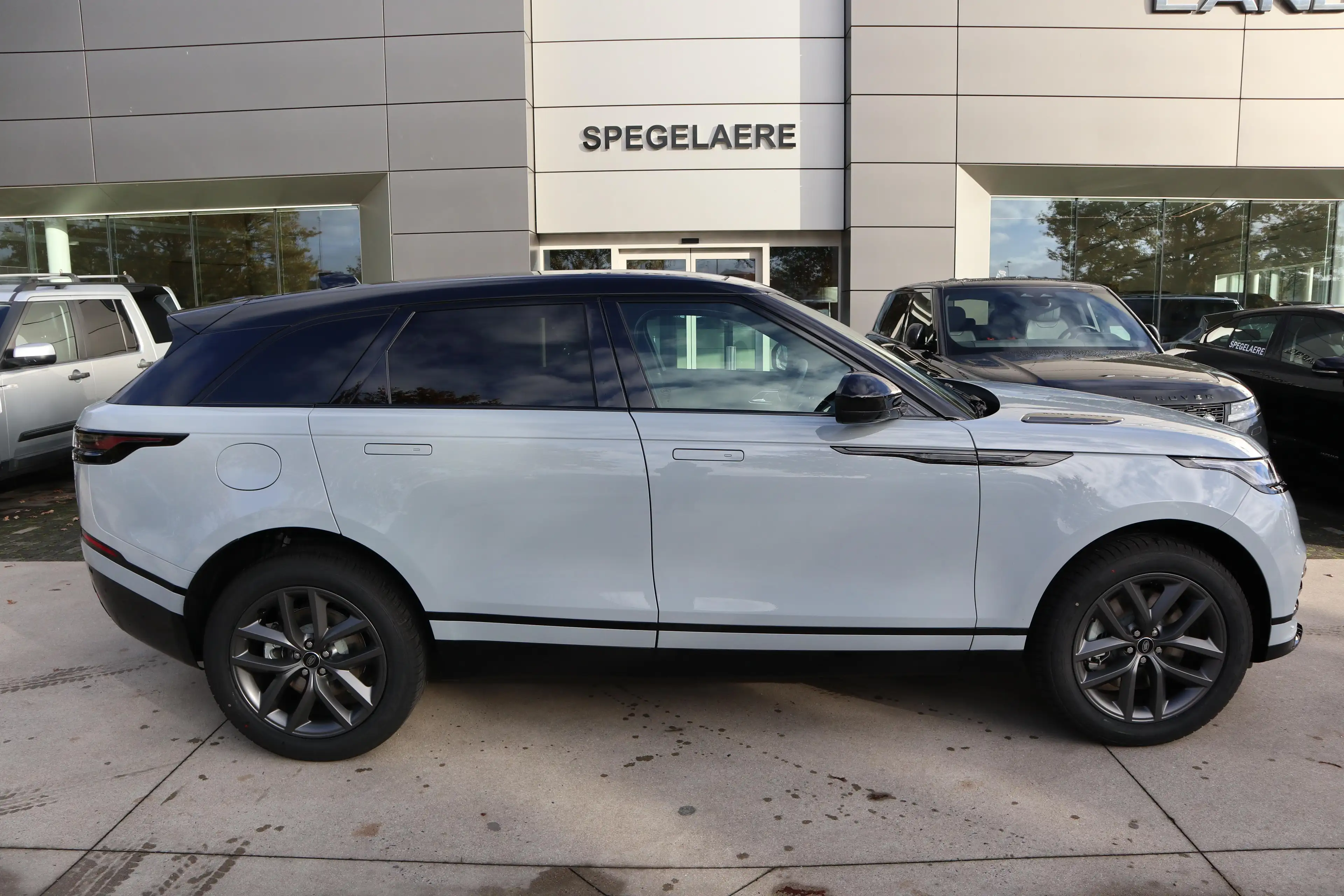Land Rover Range Rover Velar P400e Dynamic SE — photo 6