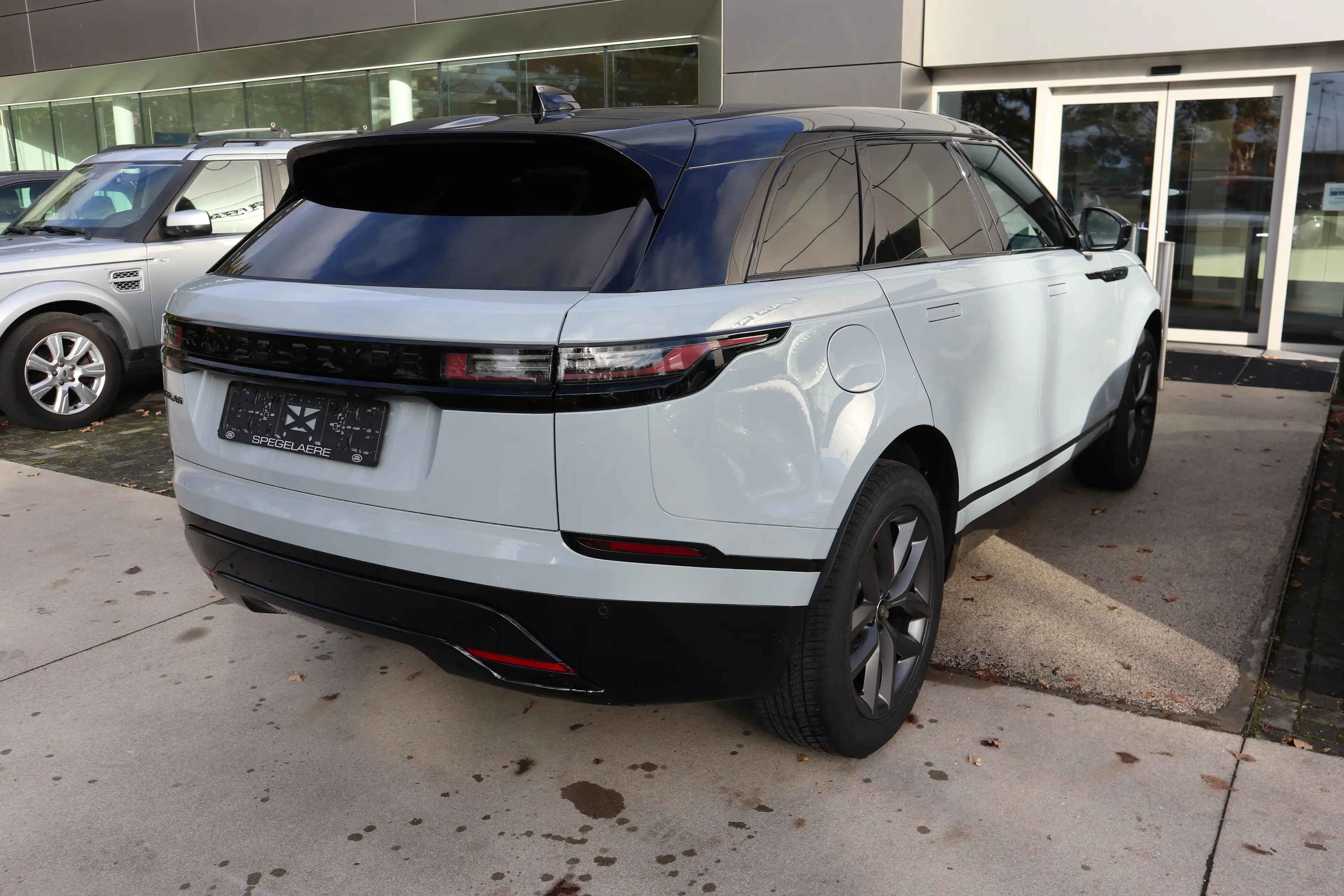Land Rover Range Rover Velar P400e Dynamic SE — photo 2