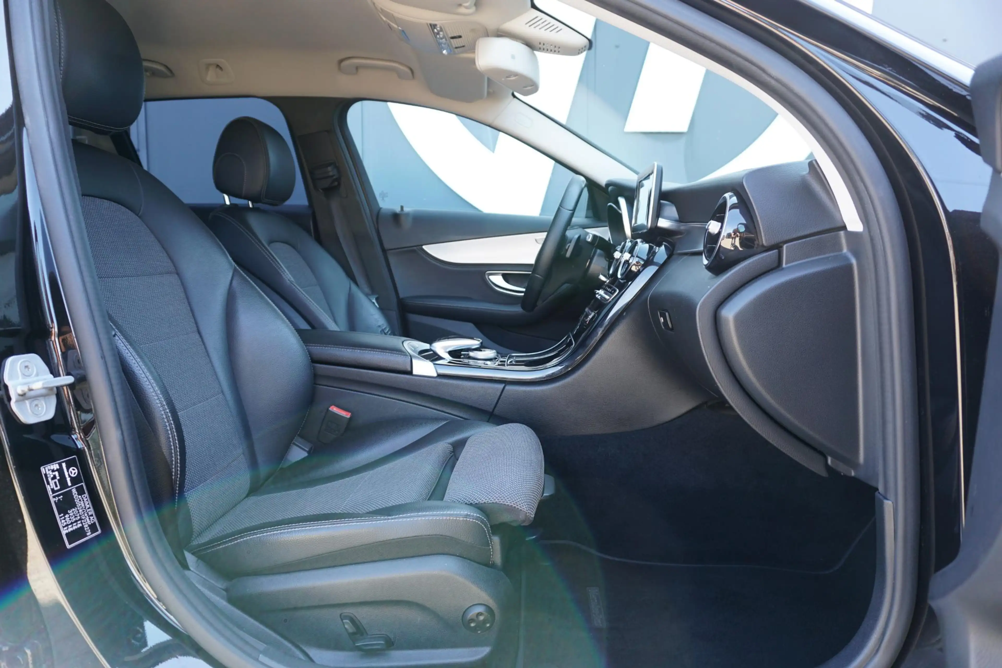 Mercedes-Benz C 180 Estate Prestige + TREKHAAK / LED / STOELVERWARMING — photo 8