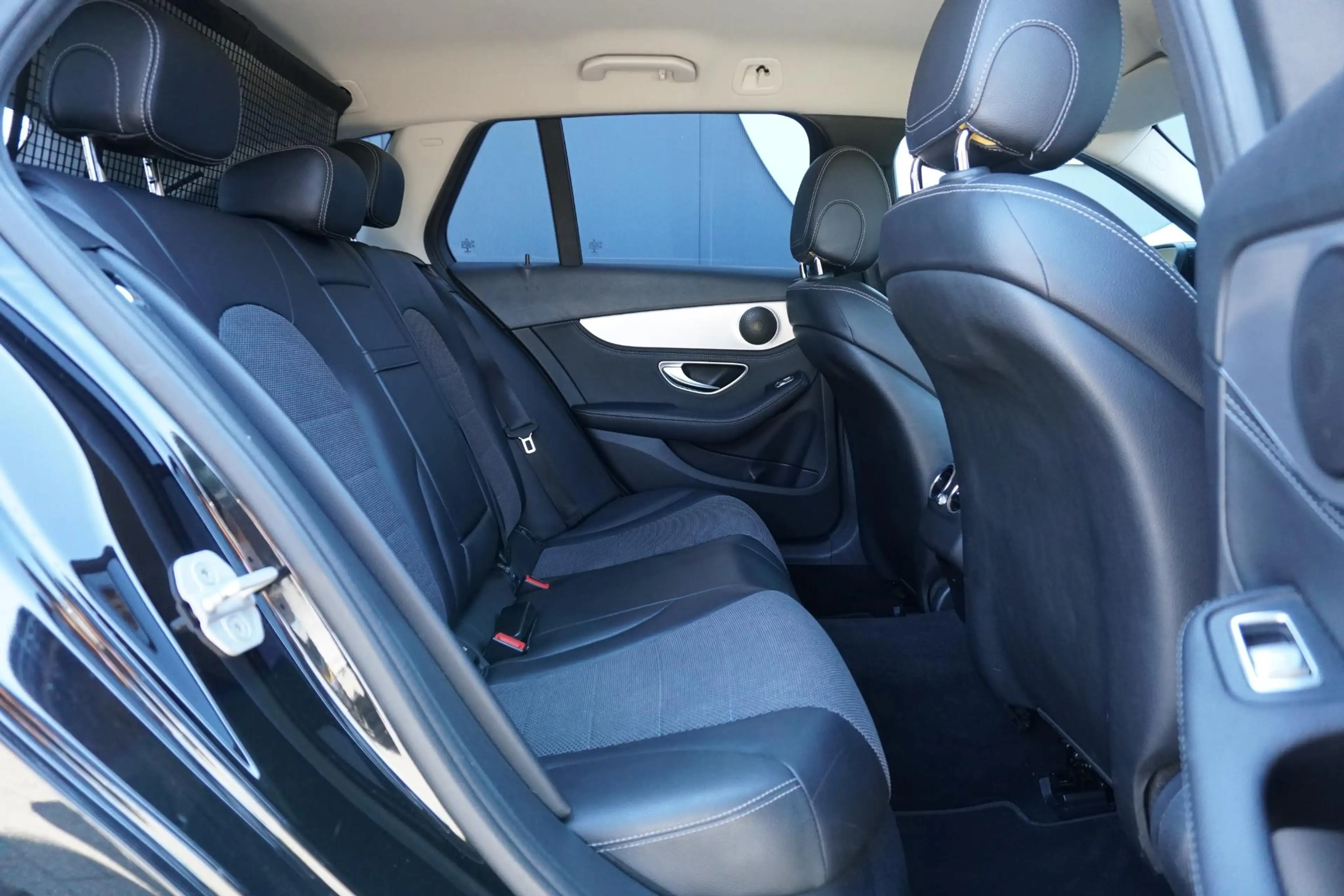 Mercedes-Benz C 180 Estate Prestige + TREKHAAK / LED / STOELVERWARMING — photo 7