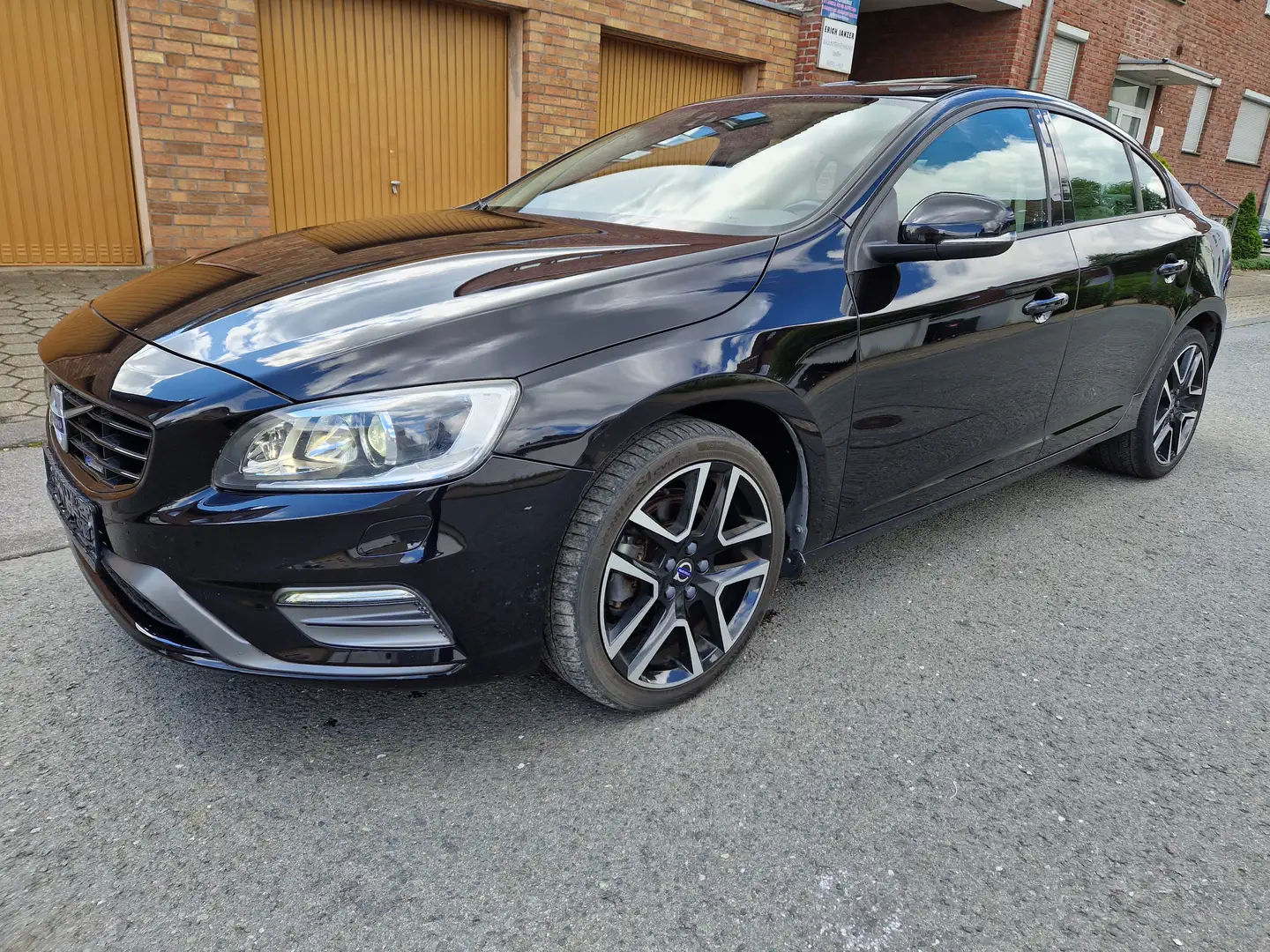 Volvo S60 T5 R Design 4x4/3Jhr.Garantie+TÜV+Inspktn neu Negro - 2
