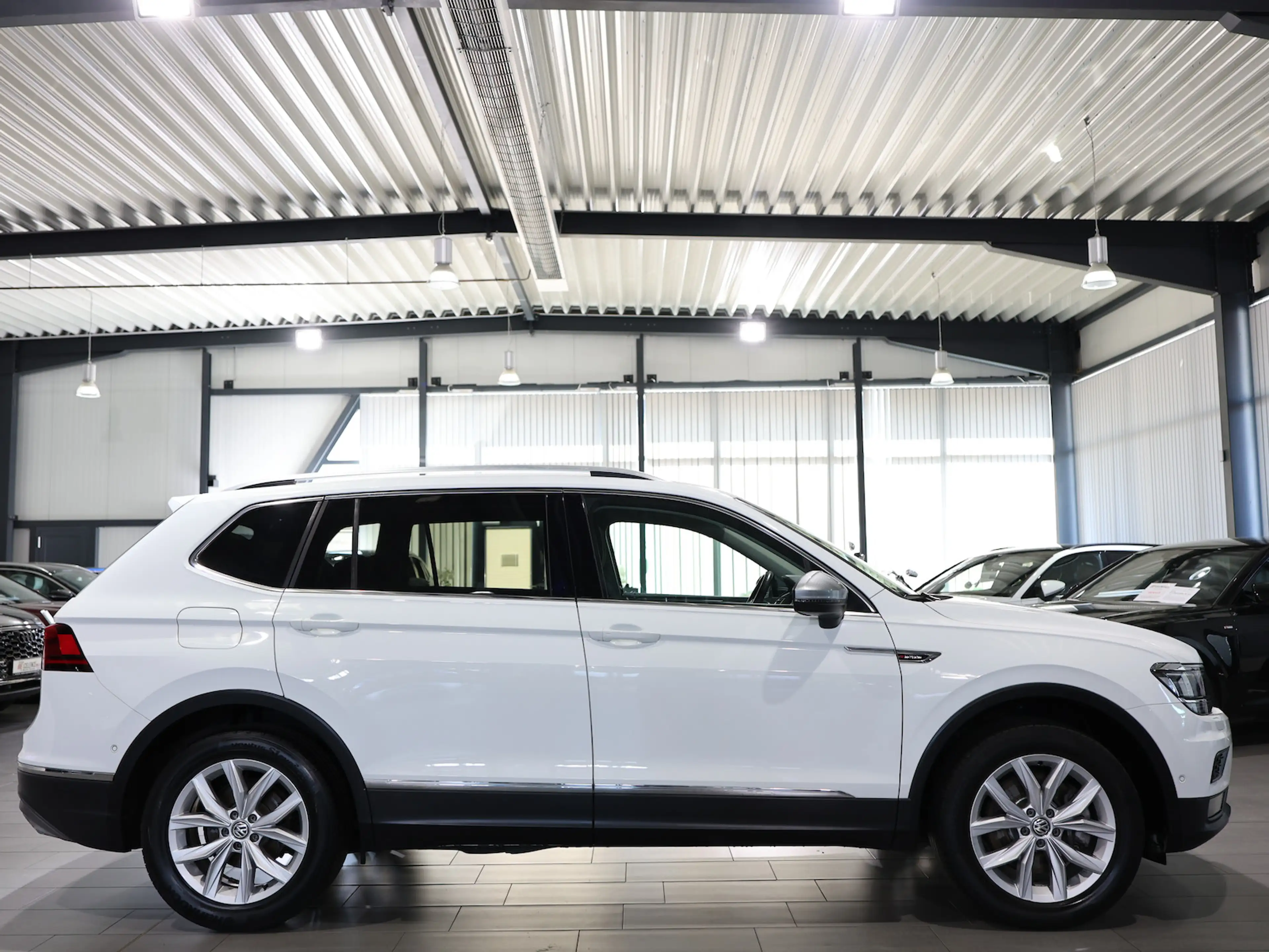 Volkswagen Tiguan Allspace 2.0 TSI 4M DSG HIGHLINE DYNAUDIO — photo 8