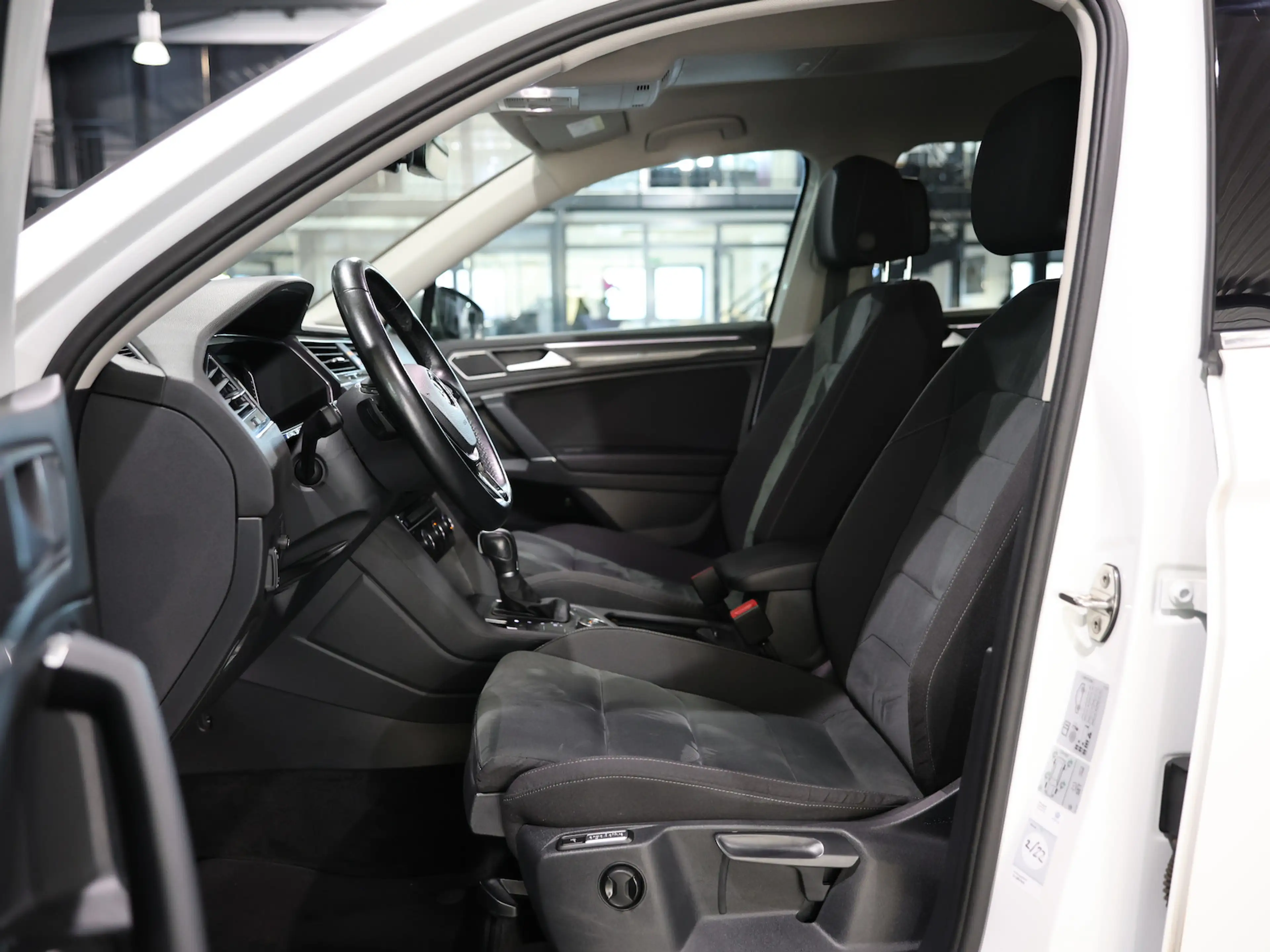 Volkswagen Tiguan Allspace 2.0 TSI 4M DSG HIGHLINE DYNAUDIO — photo 13