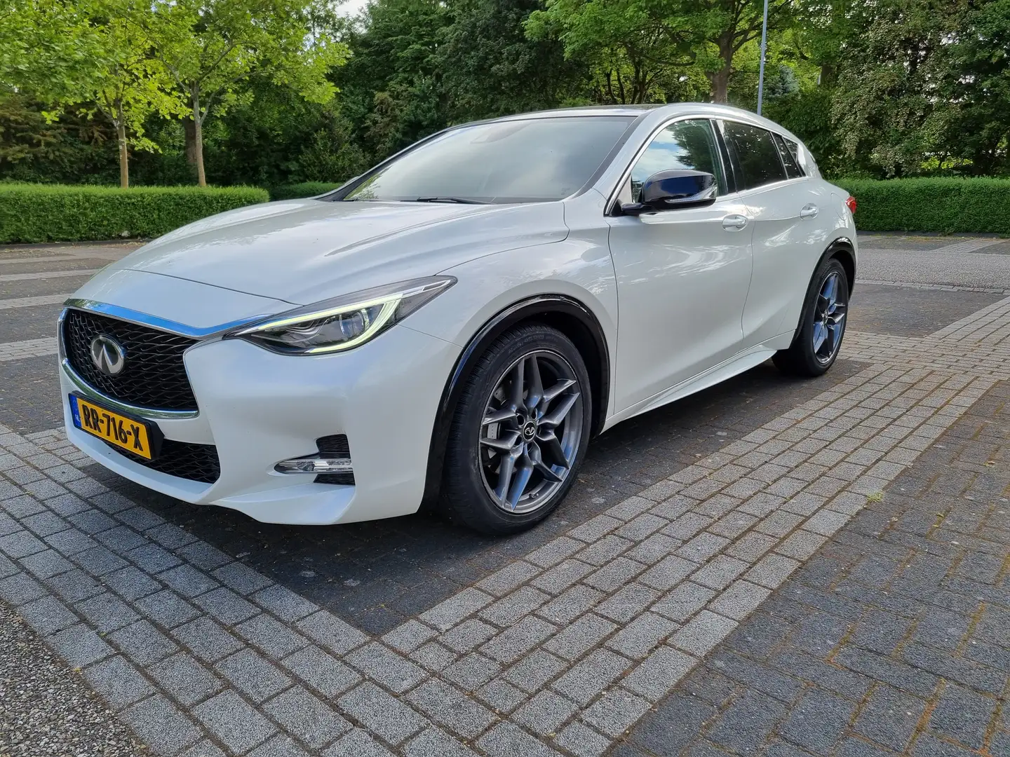 Infiniti M37 M37 2.0t Sport AWD Weiß - 1