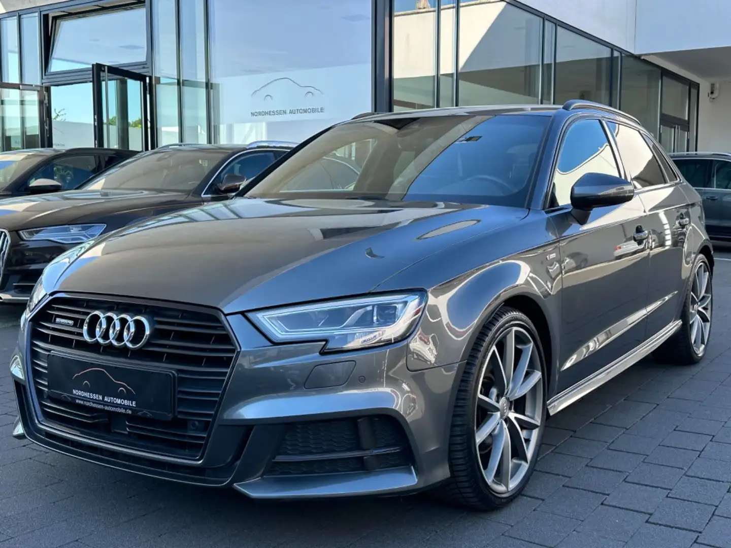 Audi A3 Sportback 2.0 TFSI quattro S line | B&O | 19" Grigio - 1