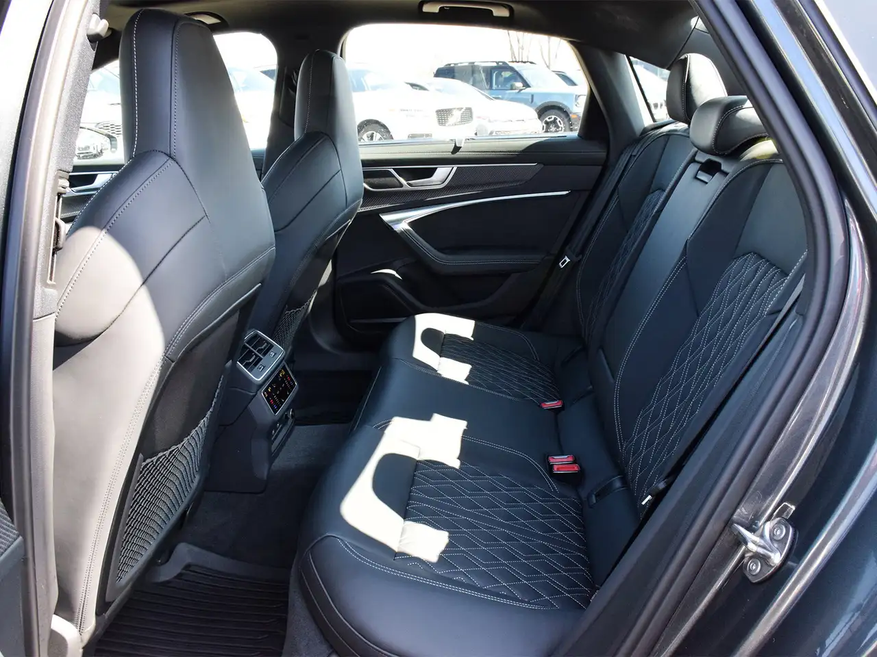 Audi S6 снимка Audi S6