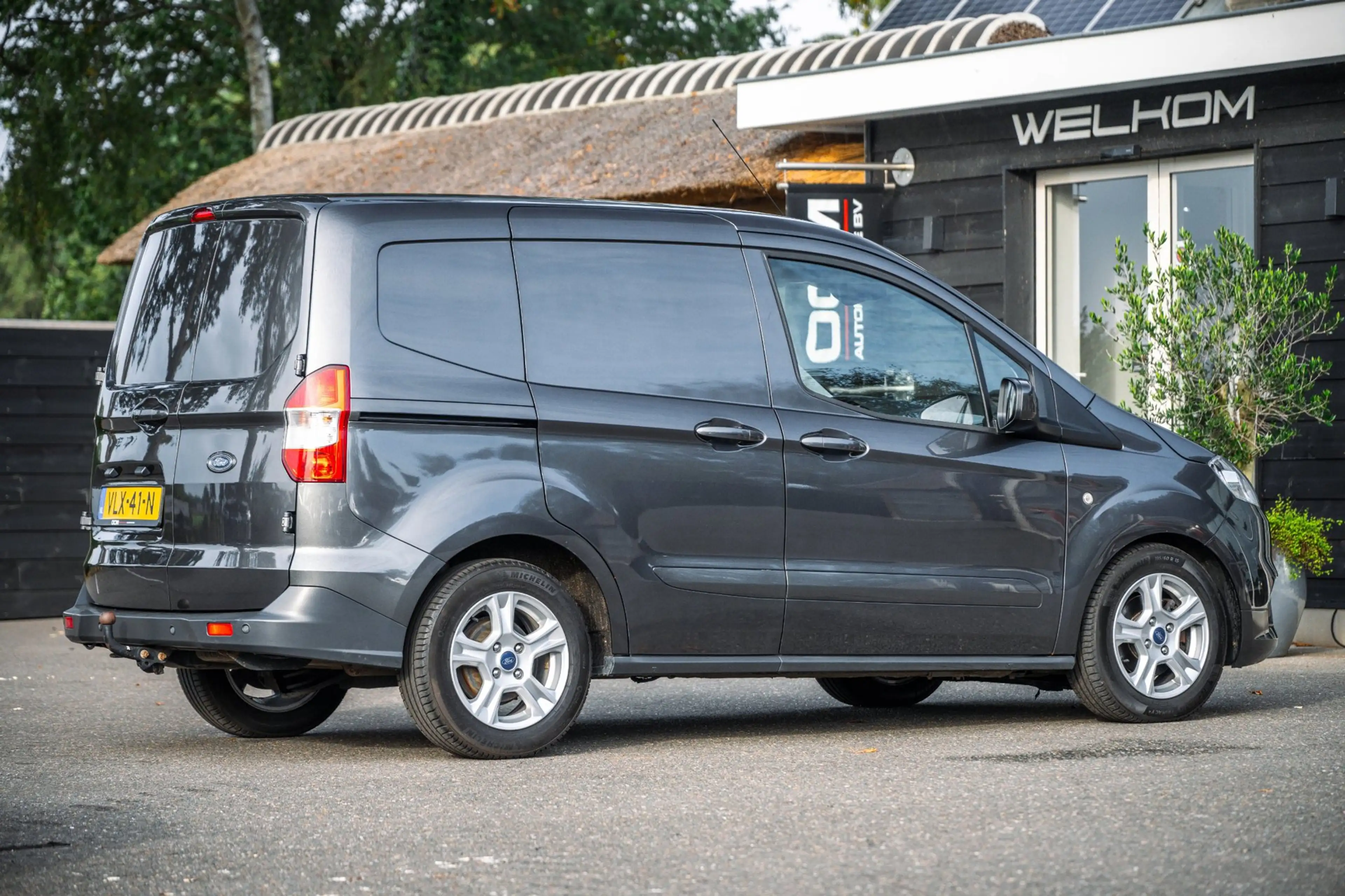 Ford Transit Courier 1.5 TDCI Limited Trekhaak I LM Velgen I Parkeersen — photo 11