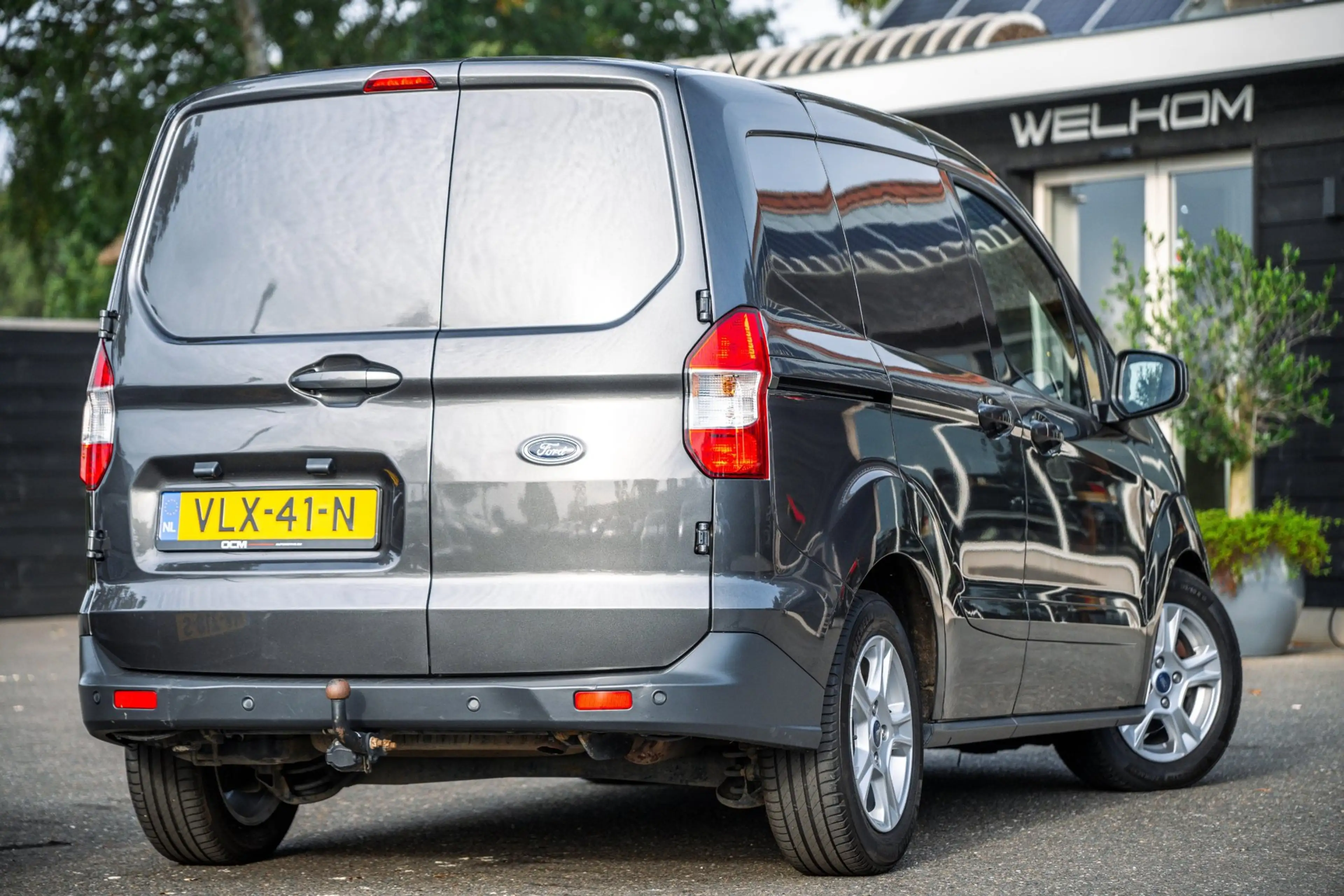 Ford Transit Courier 1.5 TDCI Limited Trekhaak I LM Velgen I Parkeersen — photo 3