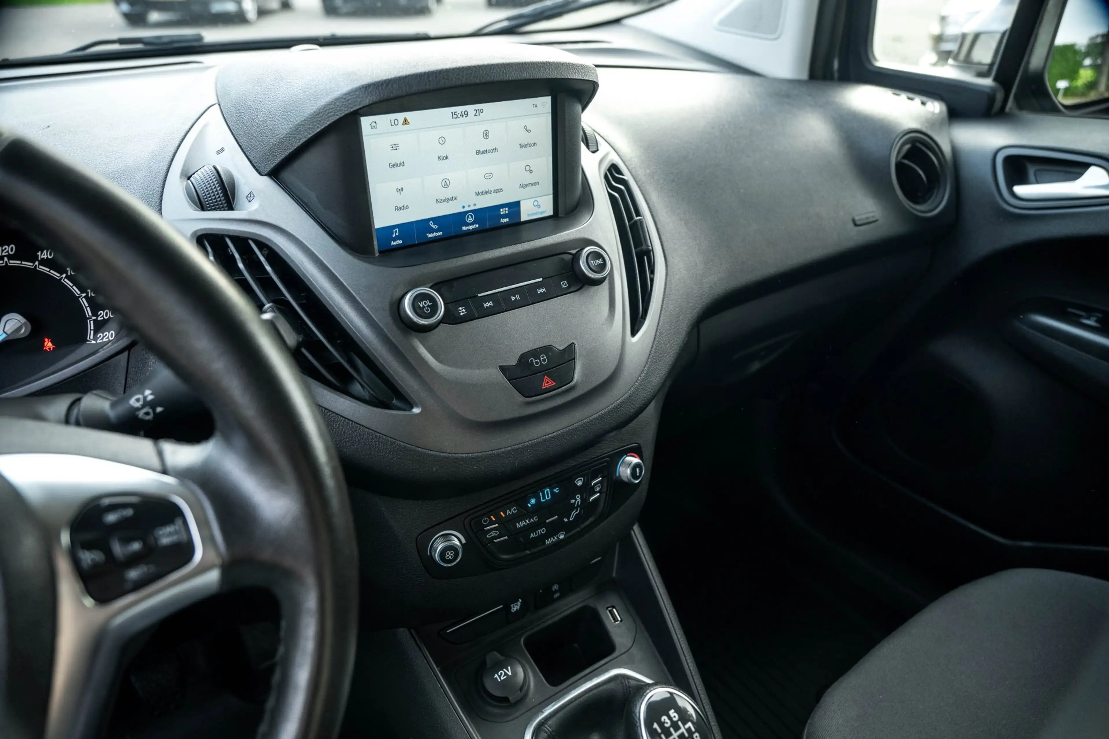 Ford Transit Courier 1.5 TDCI Limited Trekhaak I LM Velgen I Parkeersen — photo 12