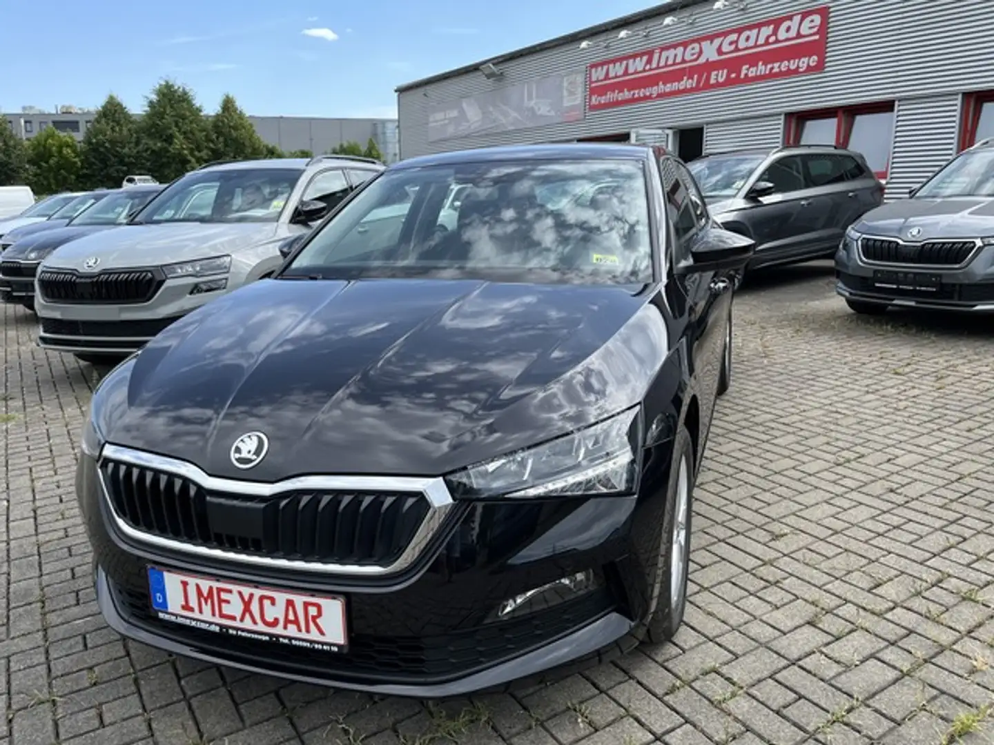 Skoda Scala 1,0 TSI Ambition Plus + LED + Alufelgen + Klimaaut Schwarz - 1
