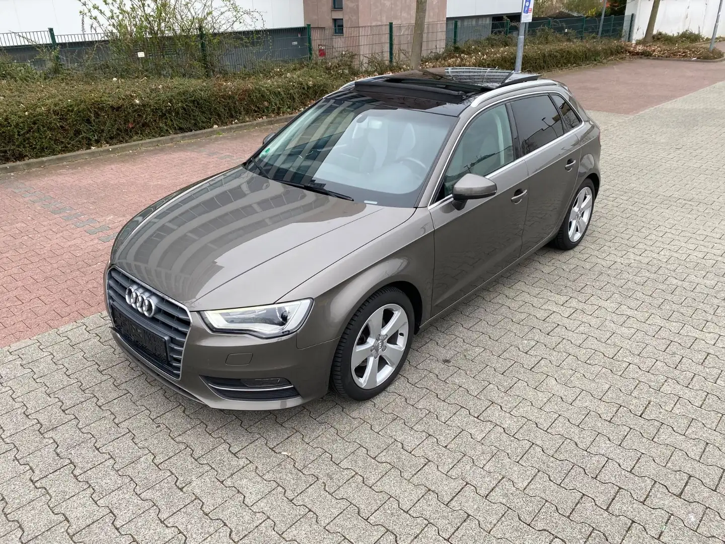 Audi A3 2.0 TDI Sportback/Panorama/LED/Großes Navi Grau - 1