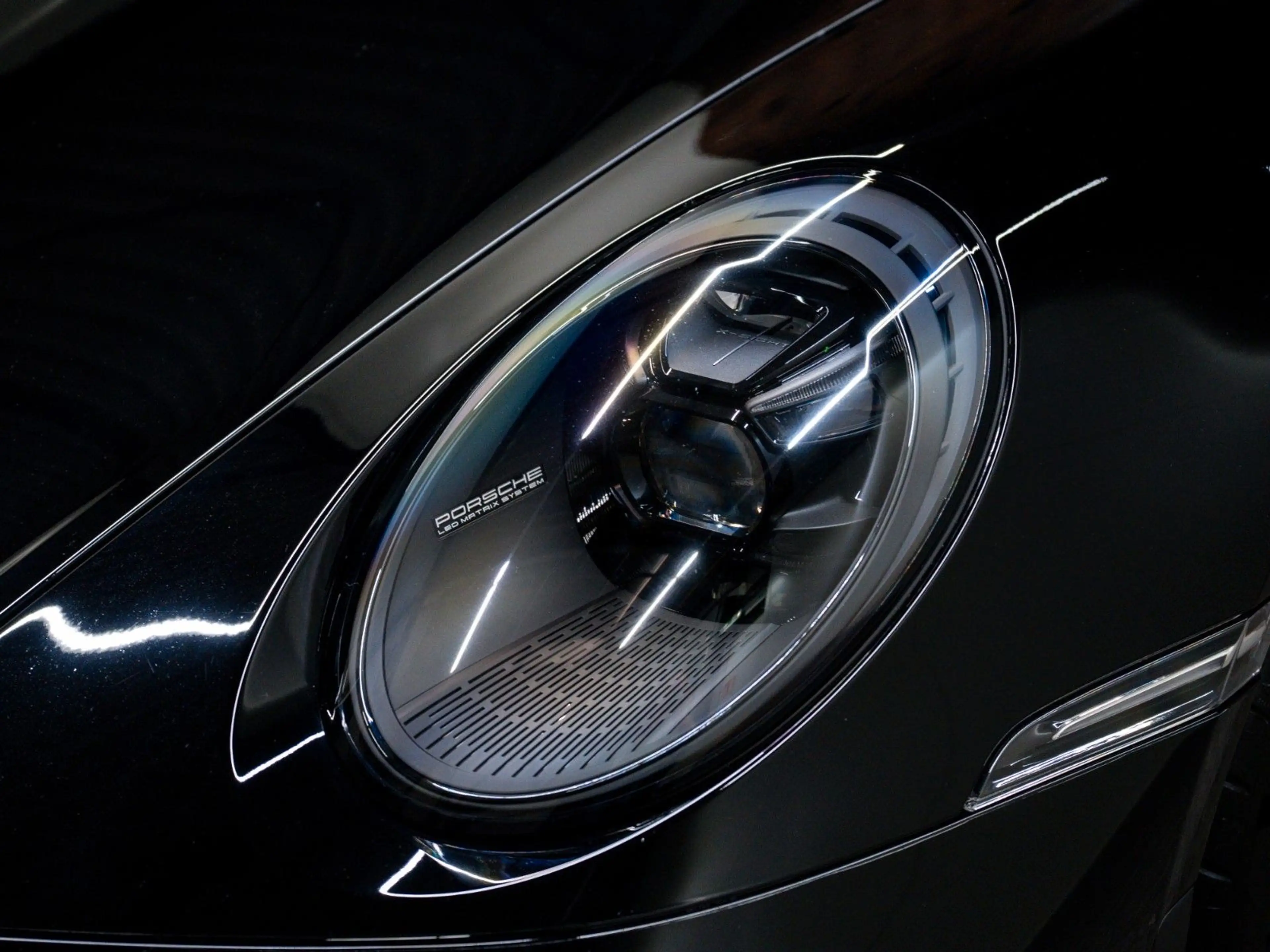 Porsche 911 GT3 Touring Paket*PCCB*LIFT*CARBON*CAMERA* — photo 9