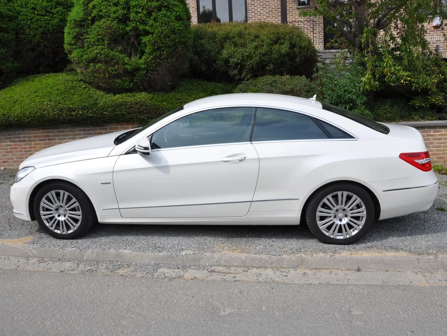Mercedes-Benz E 220 COUPE E 220 CDI BE Elegance Wit - 2