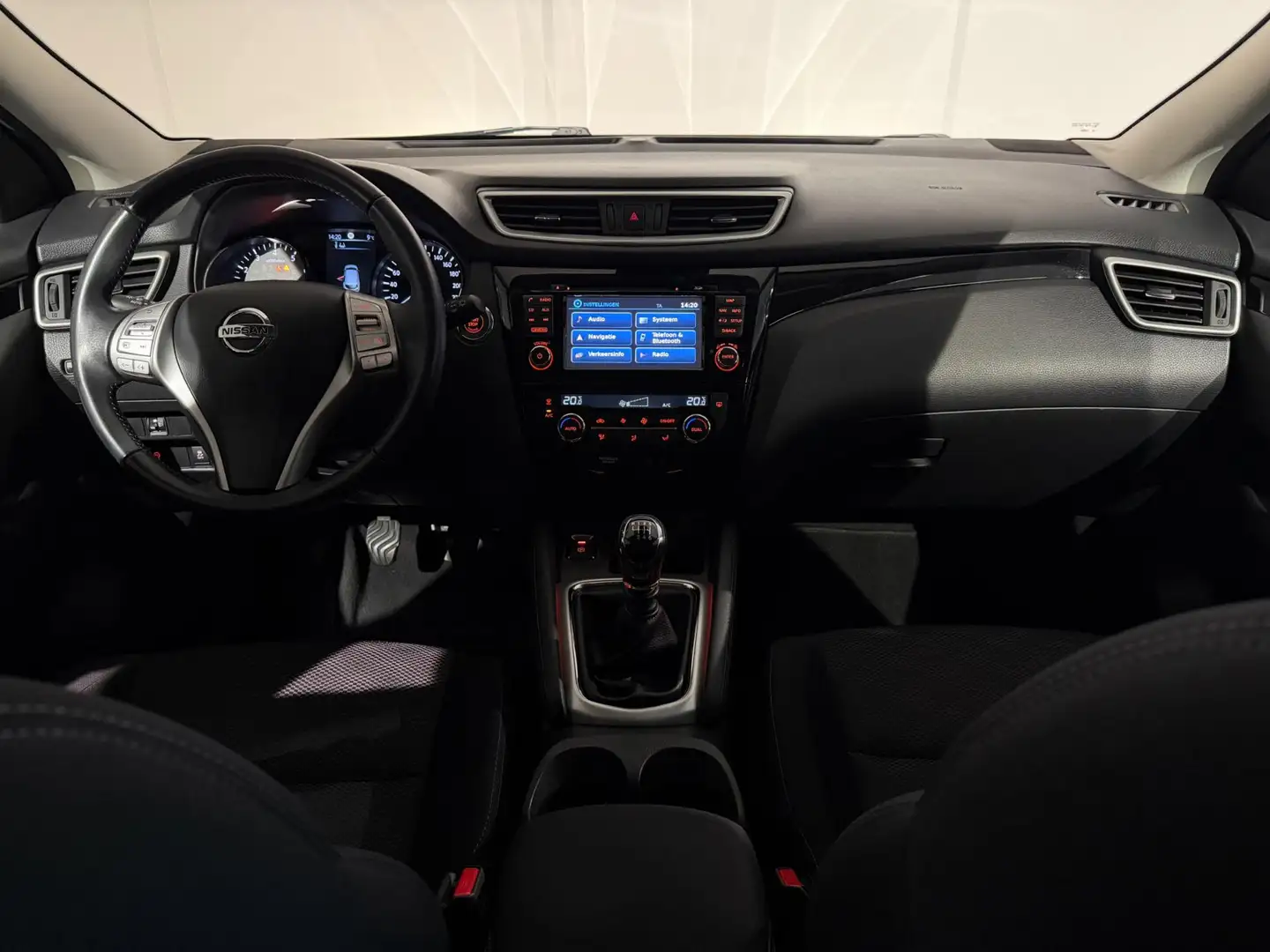 Nissan Qashqai 1.2 N-Connecta /Clima/Cruise/PANO/PDC+360°/NAVI/La Brun - 2