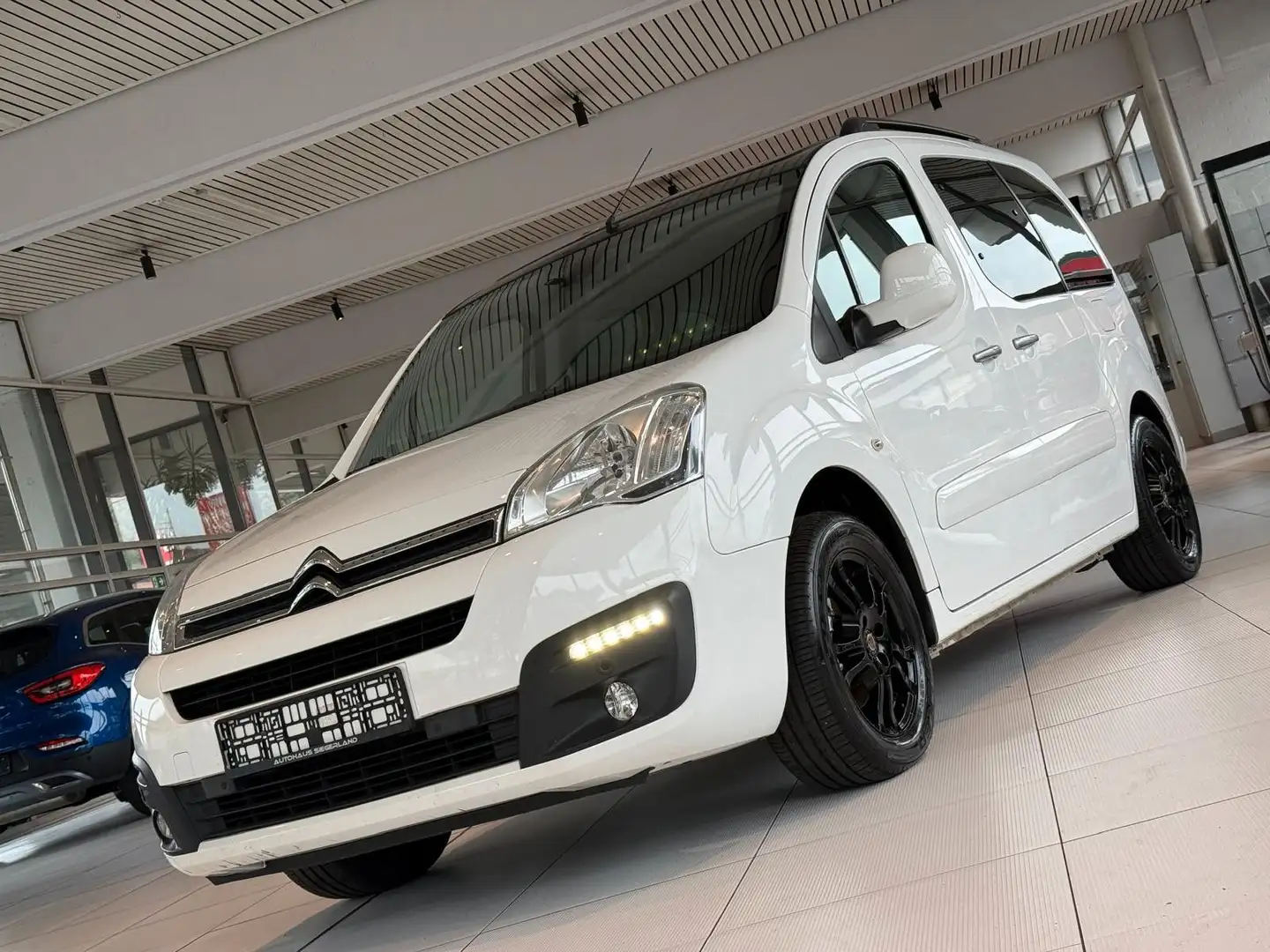 Citroen Berlingo Kombi Selection/Parkhilfe/Tempomat Blanc - 1